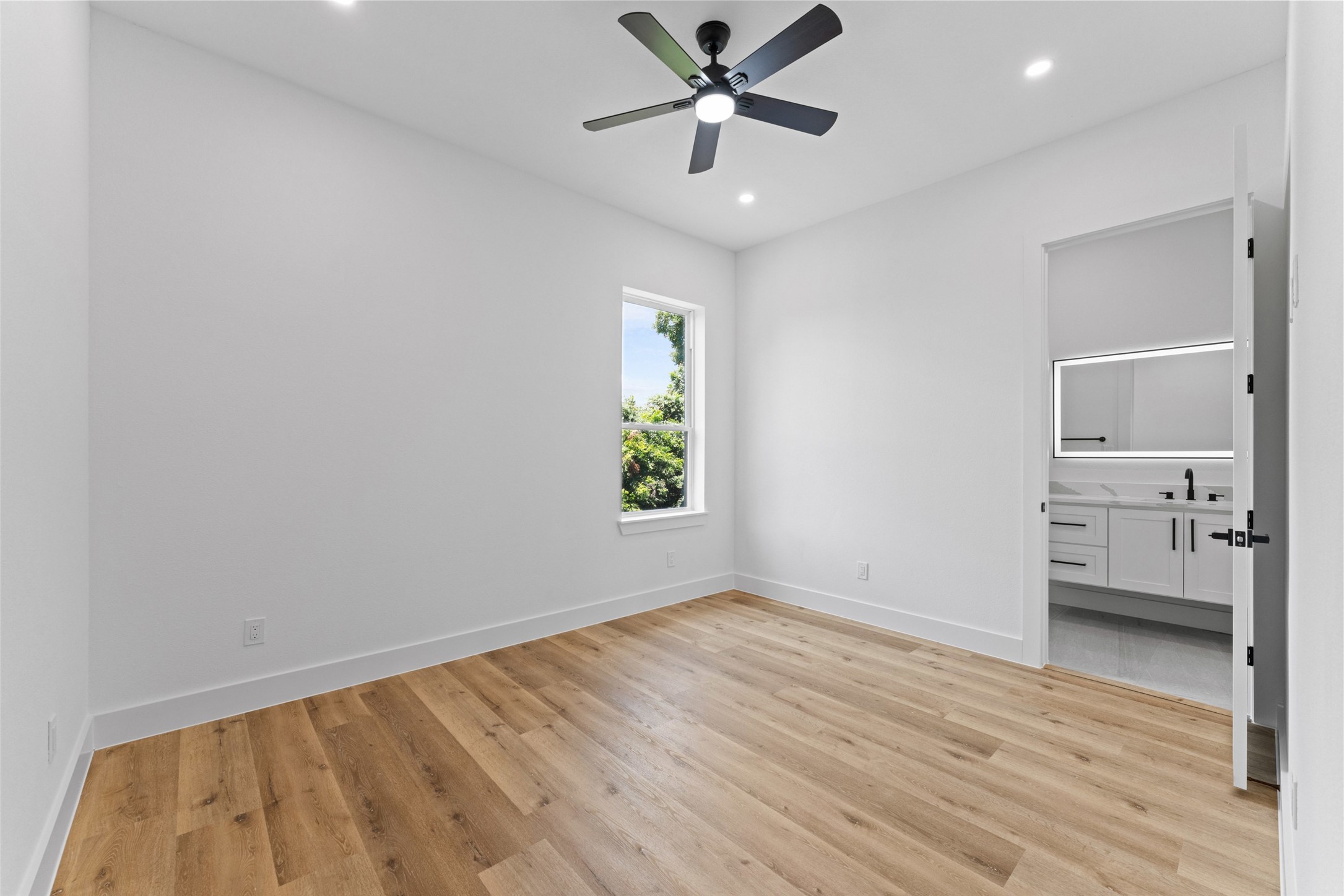 2828 Rochester Street