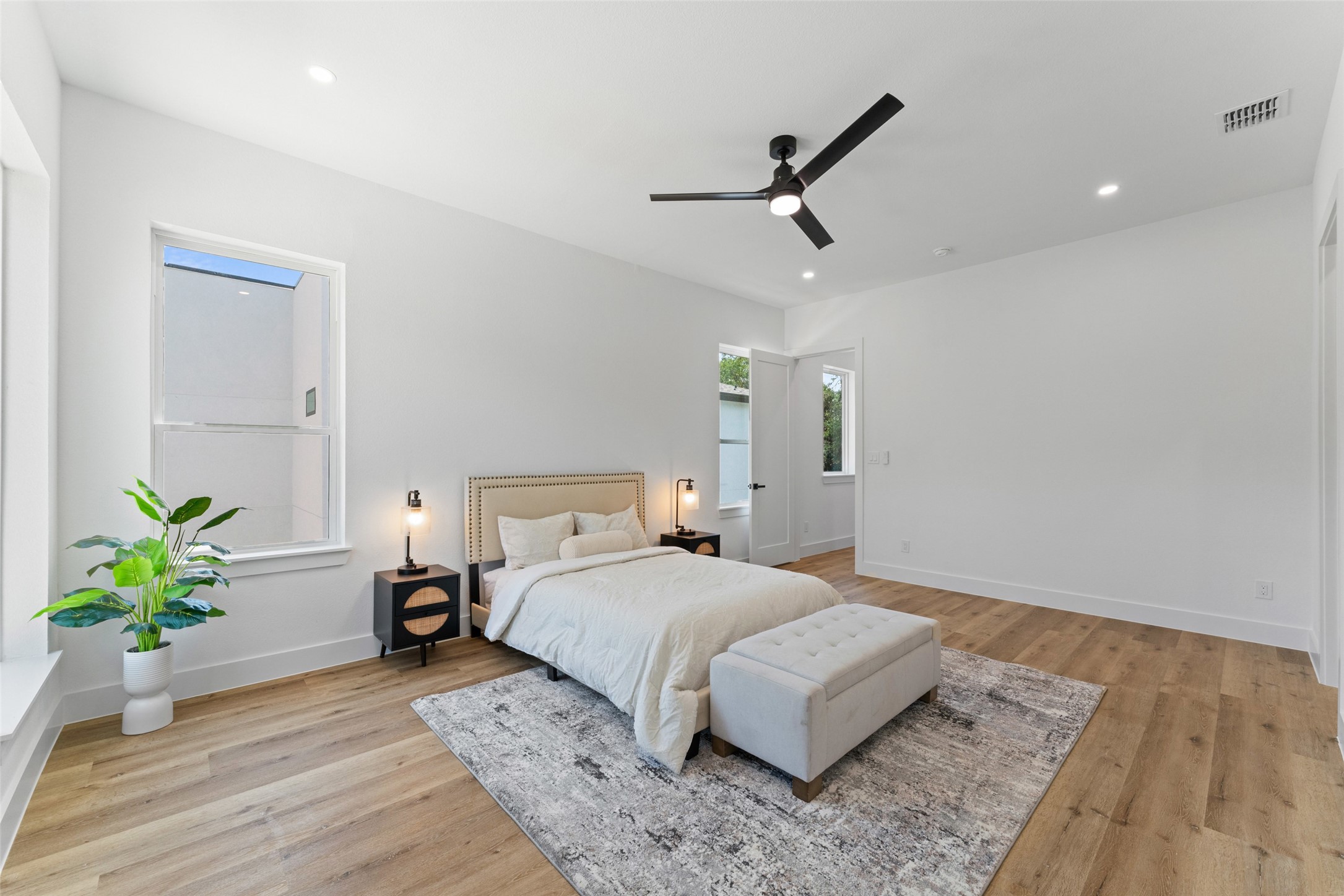 2828 Rochester Street