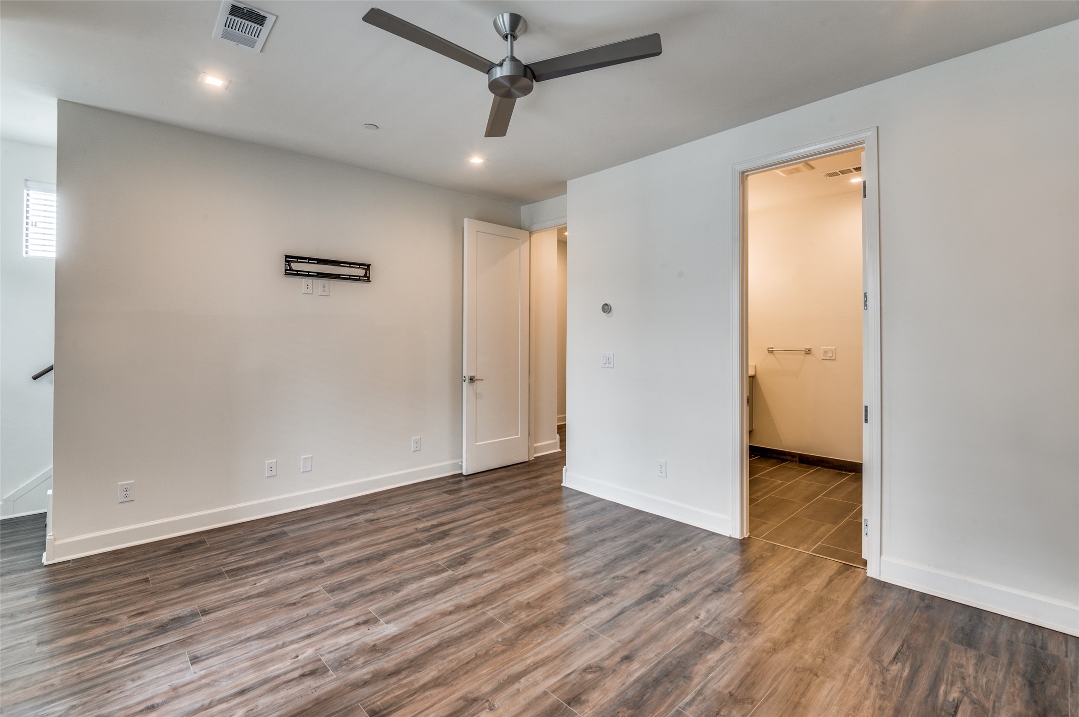 1813 Park Avenue 107