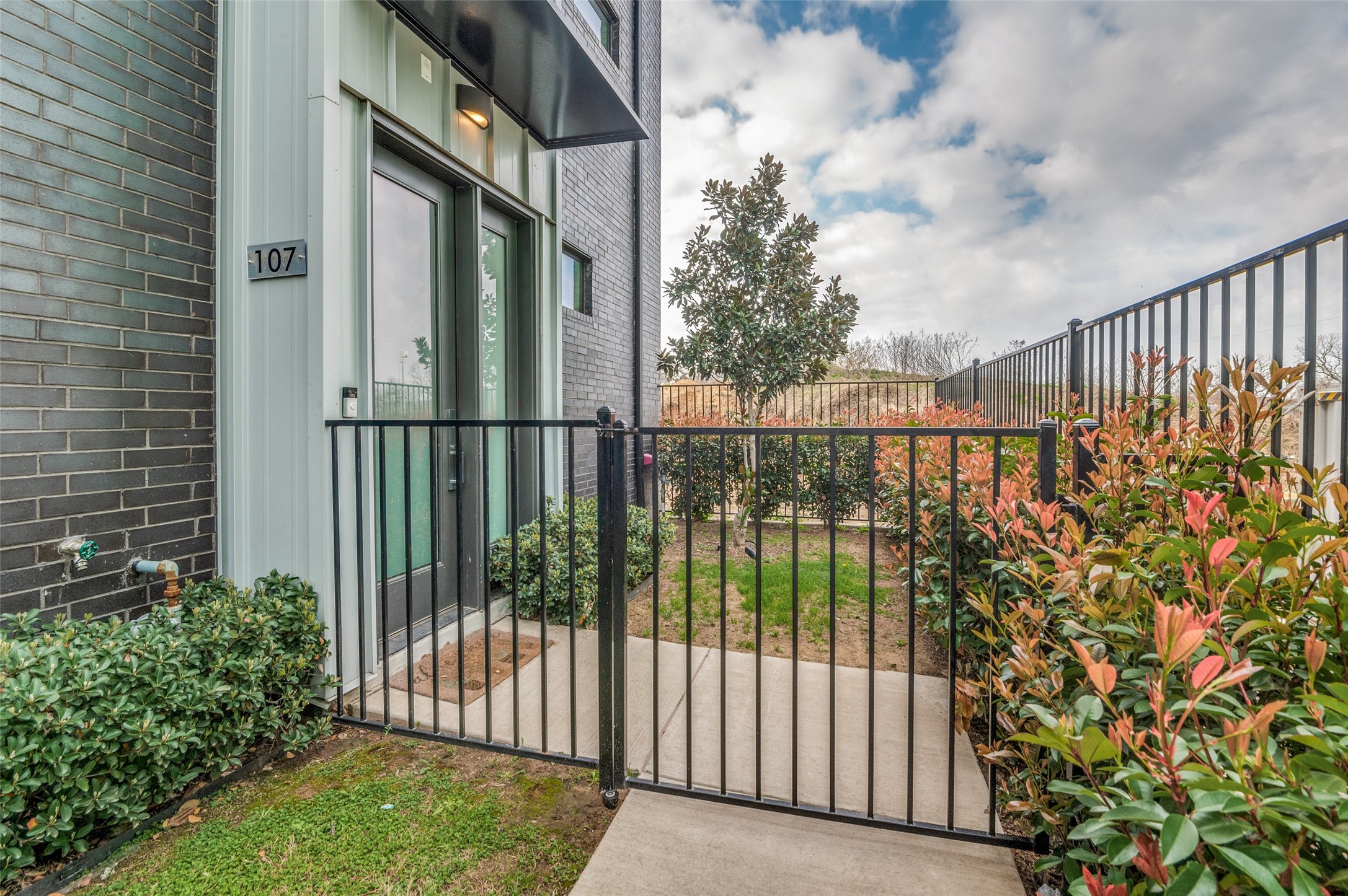 1813 Park Avenue 107