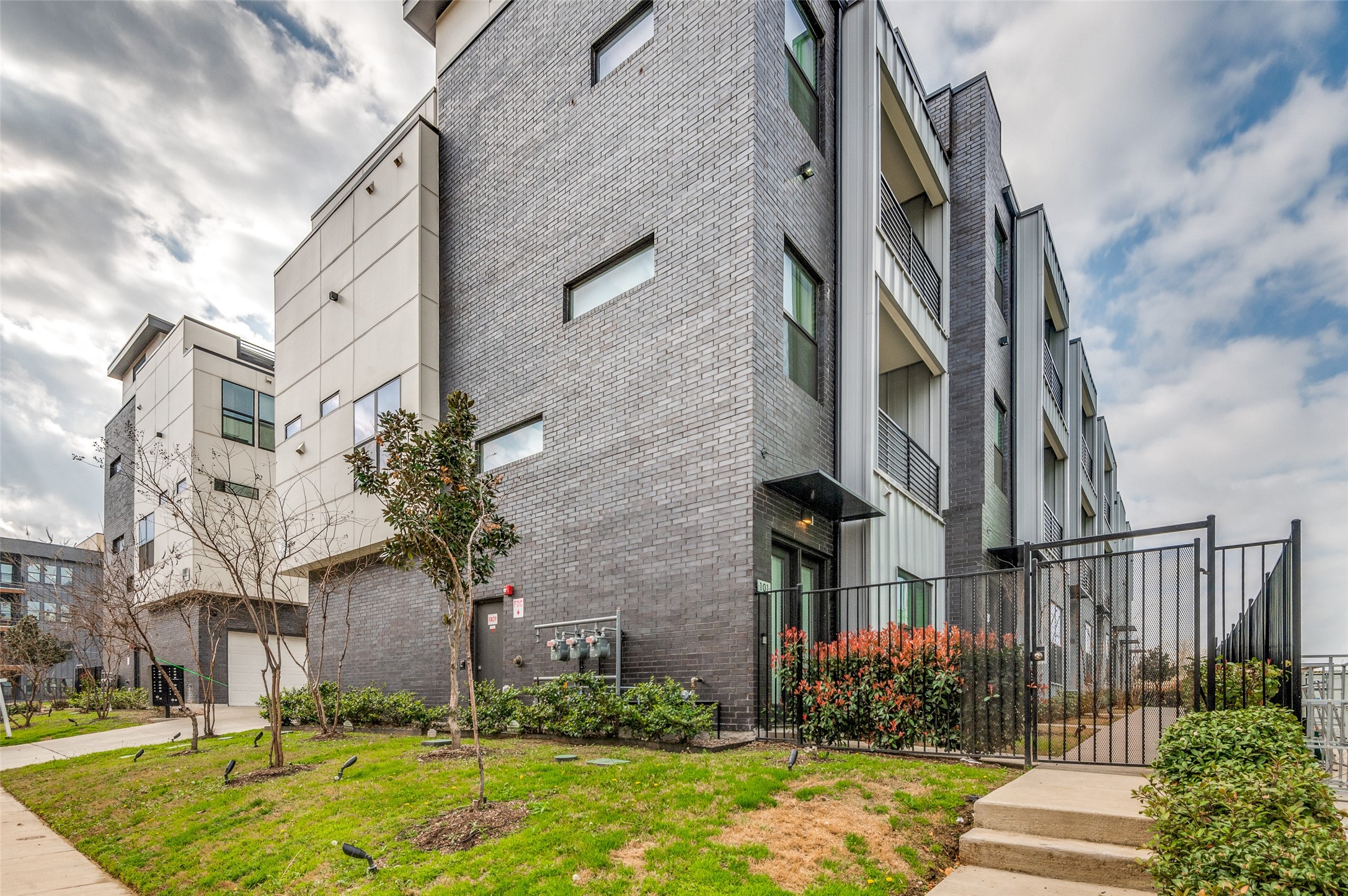 1813 Park Avenue 107