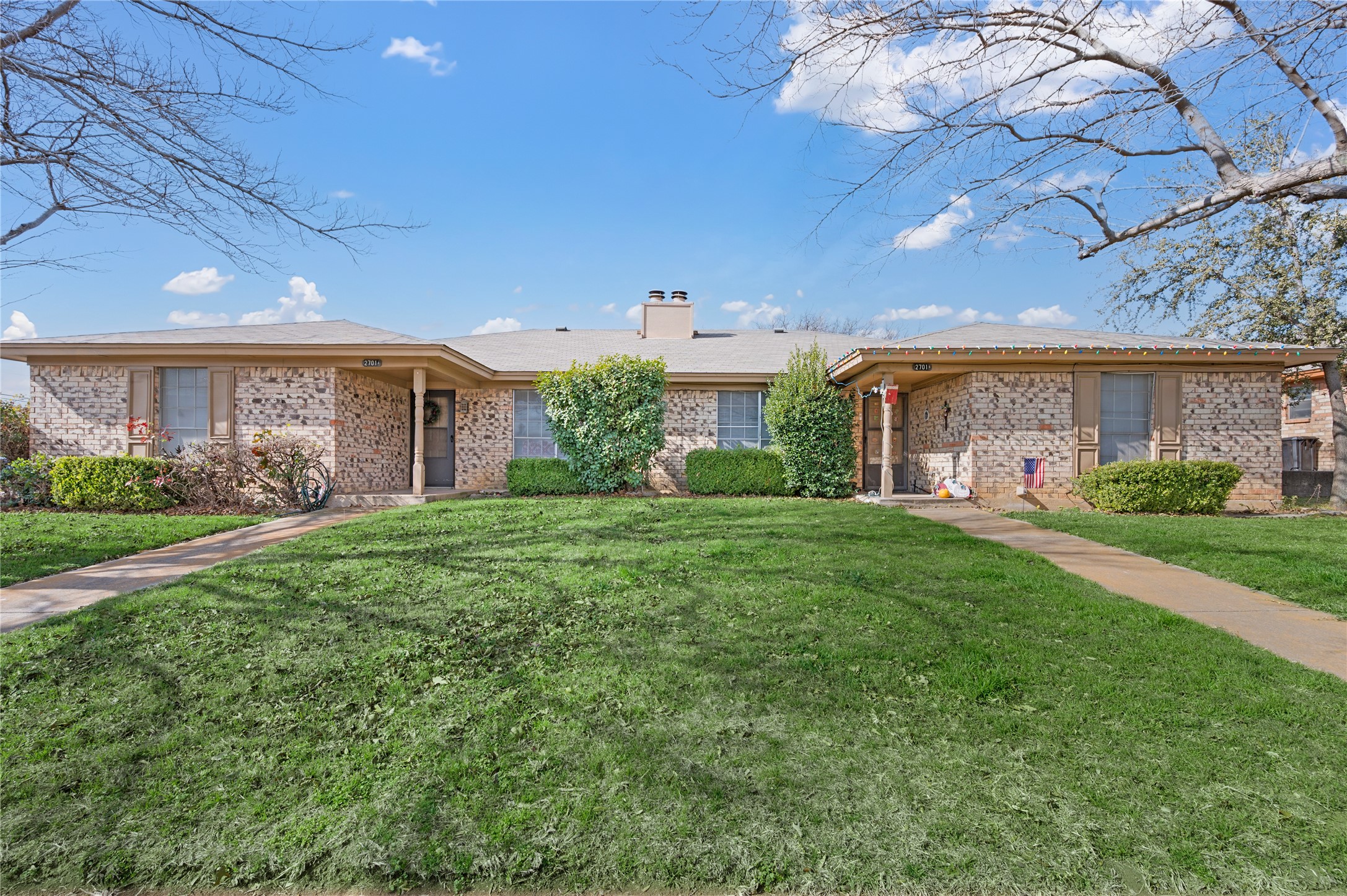 2701 Hurstview Drive