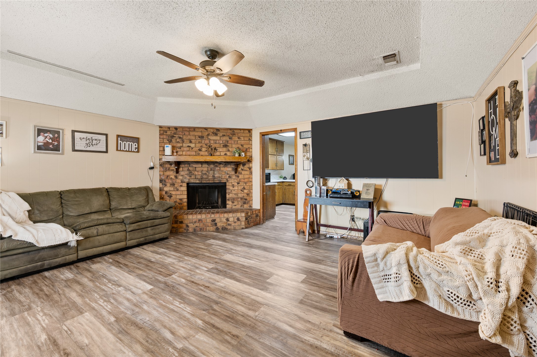 2701 Hurstview Drive