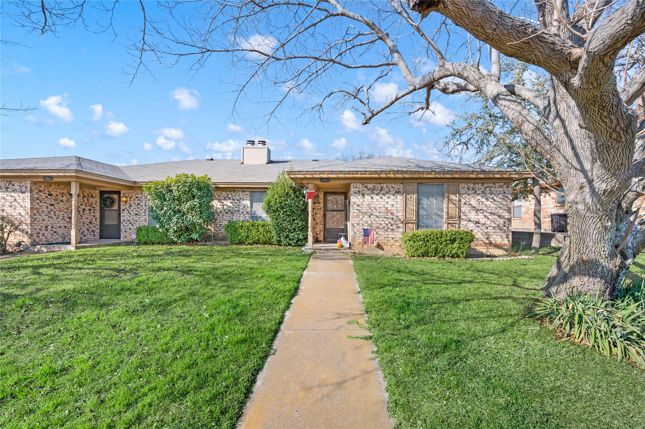 2701 Hurstview Drive