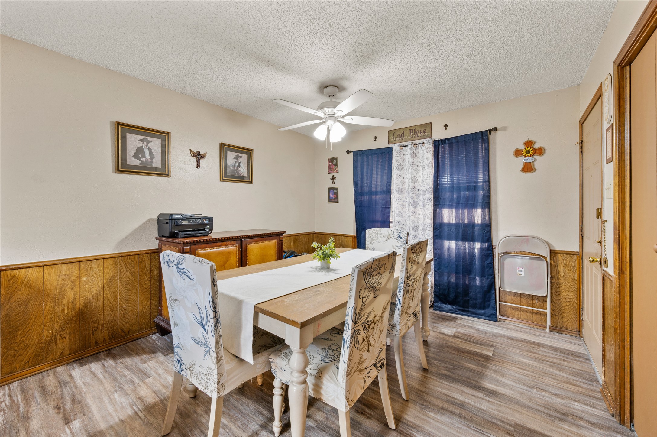 2701 Hurstview Drive