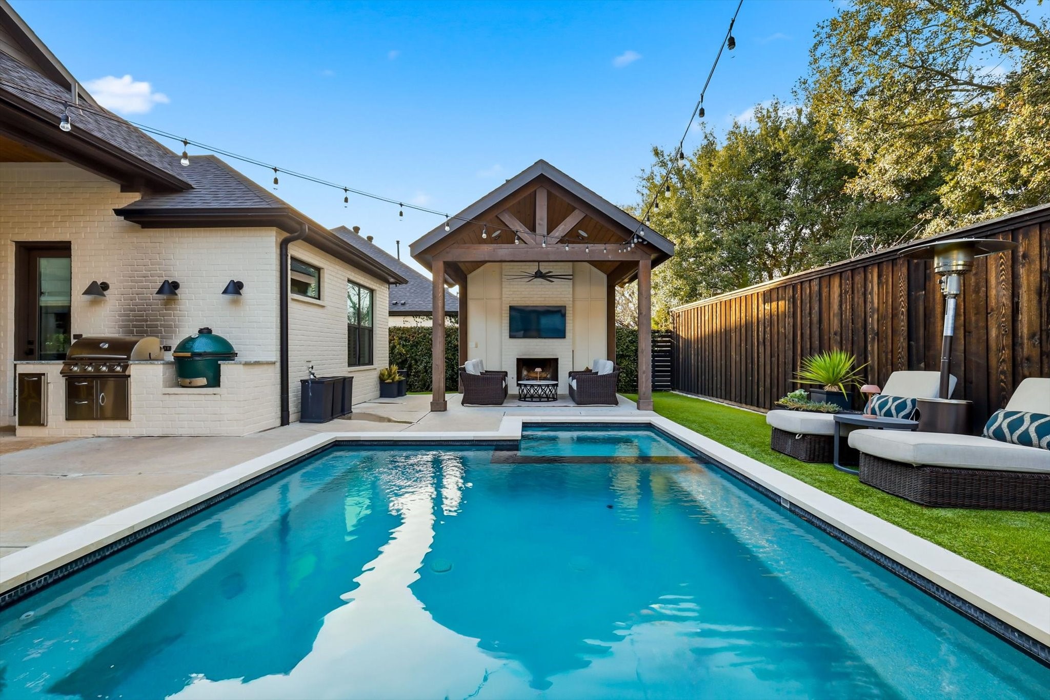 1214 Whisper Rock Drive