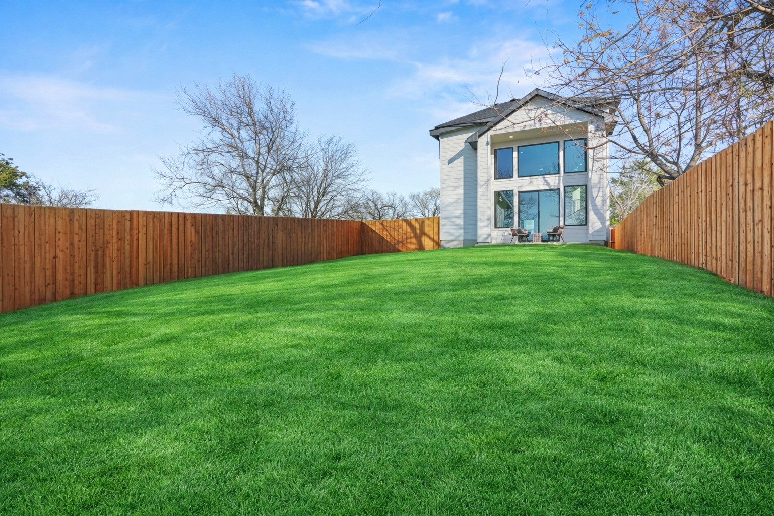 2007 N Montclair Avenue