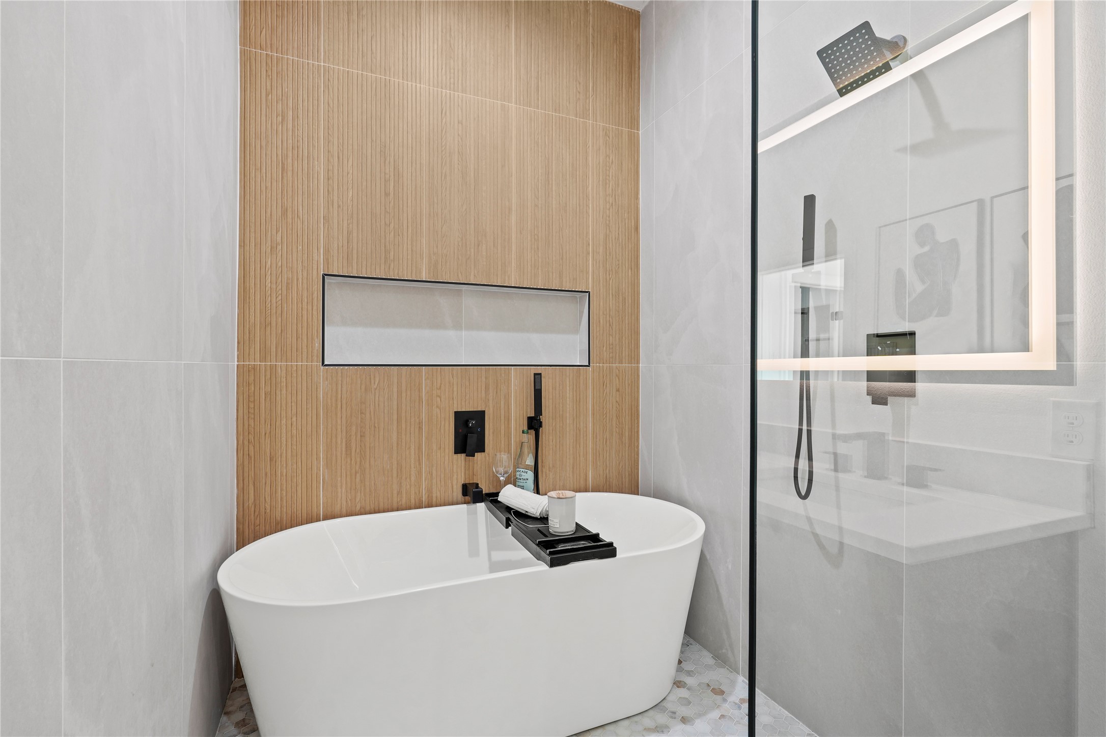 2007 N Montclair Avenue