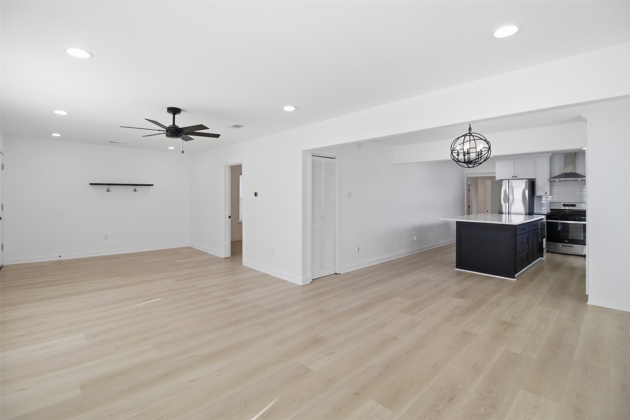 1539 E Woodin Boulevard