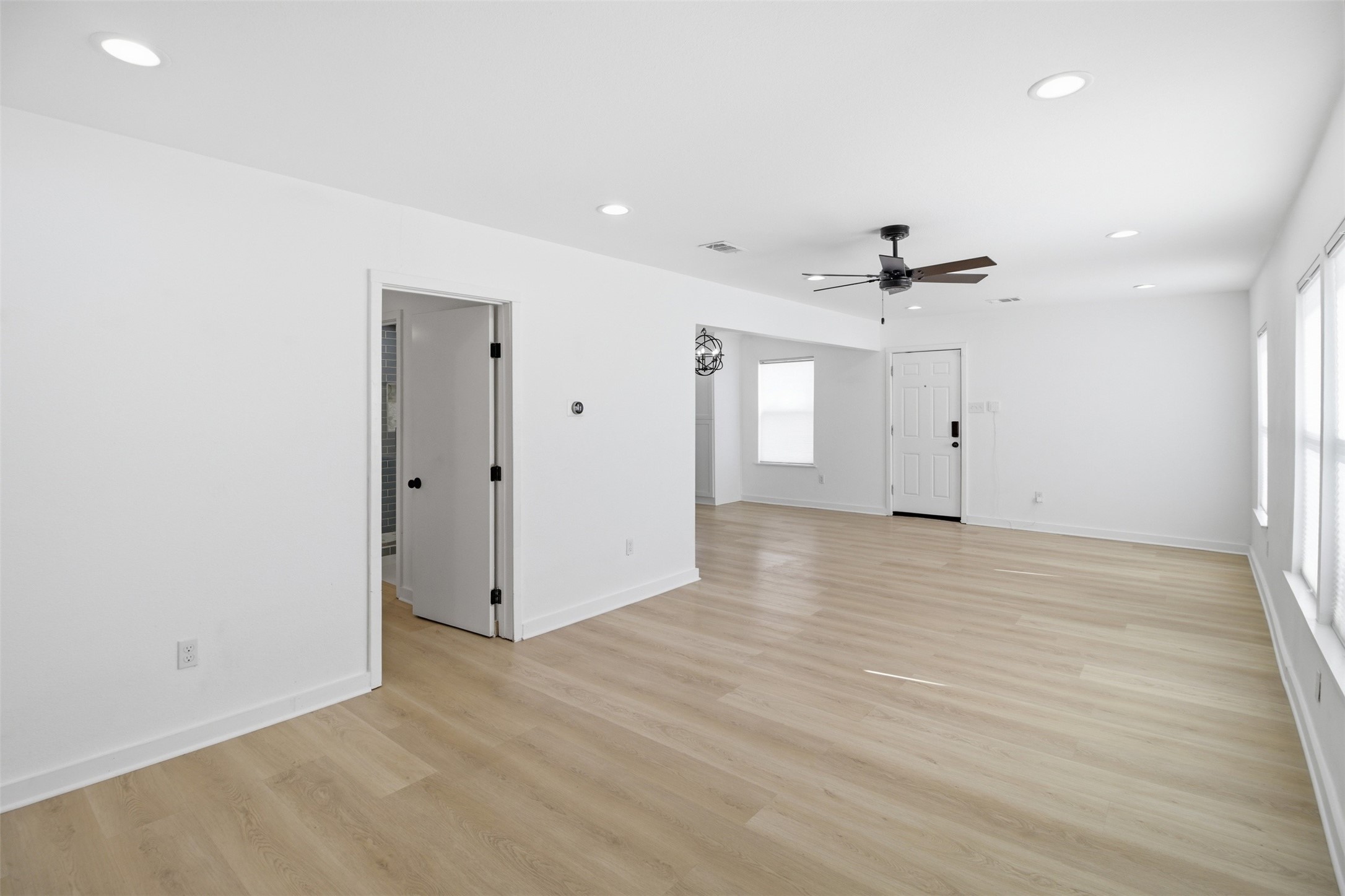 1539 E Woodin Boulevard