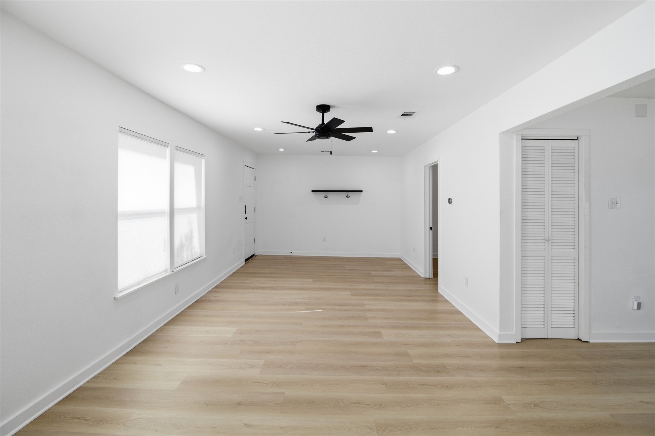 1539 E Woodin Boulevard