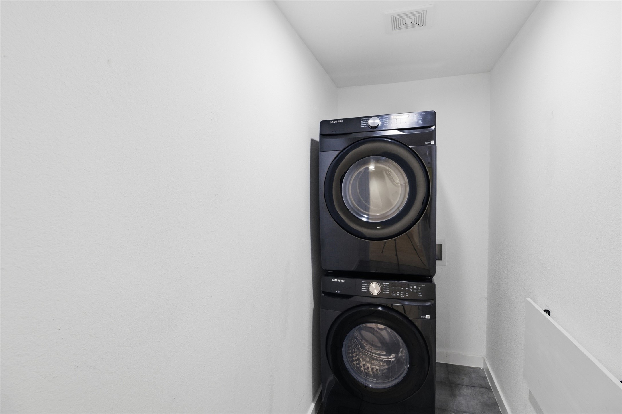 1539 E Woodin Boulevard