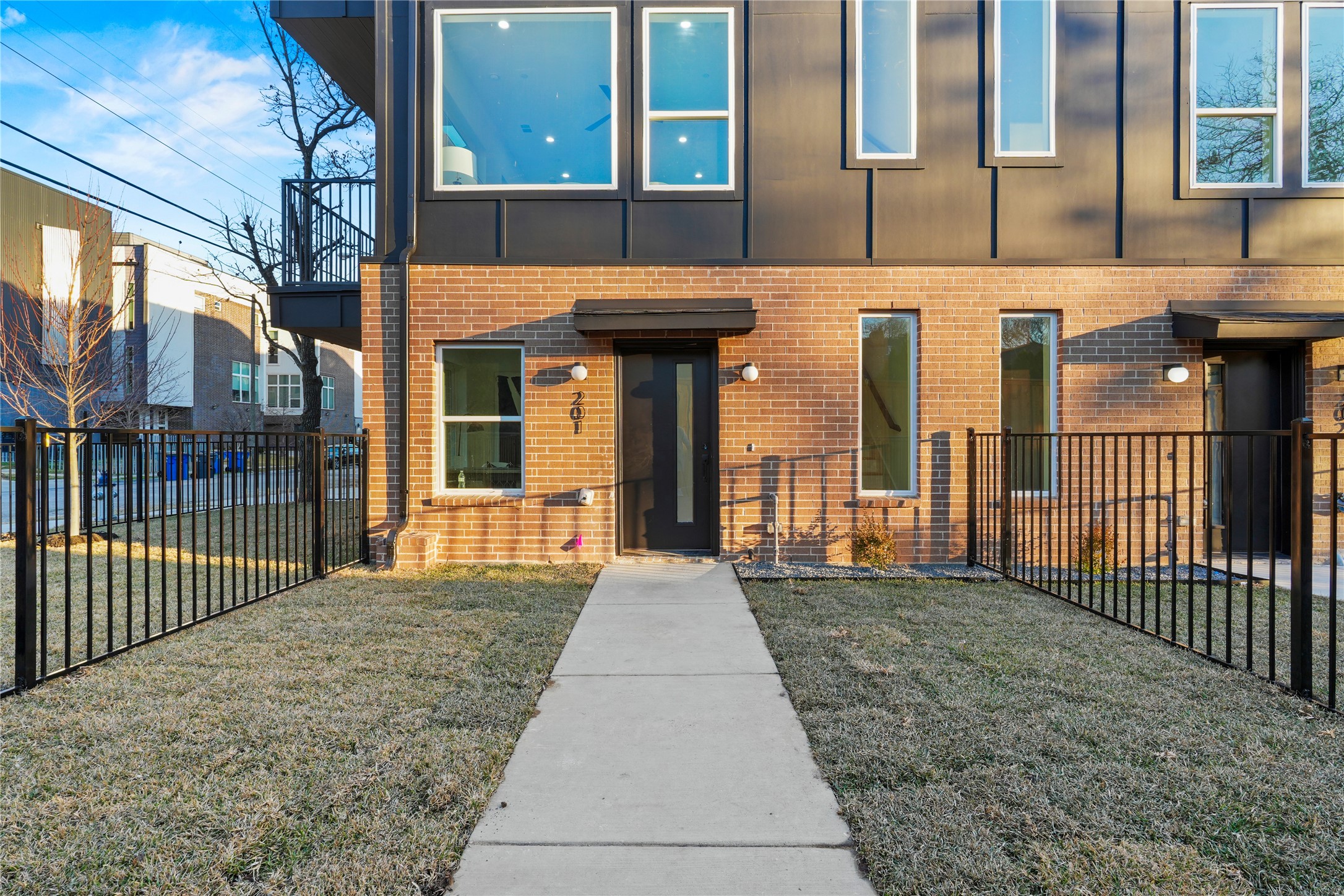 2101 N Prairie Avenue 107