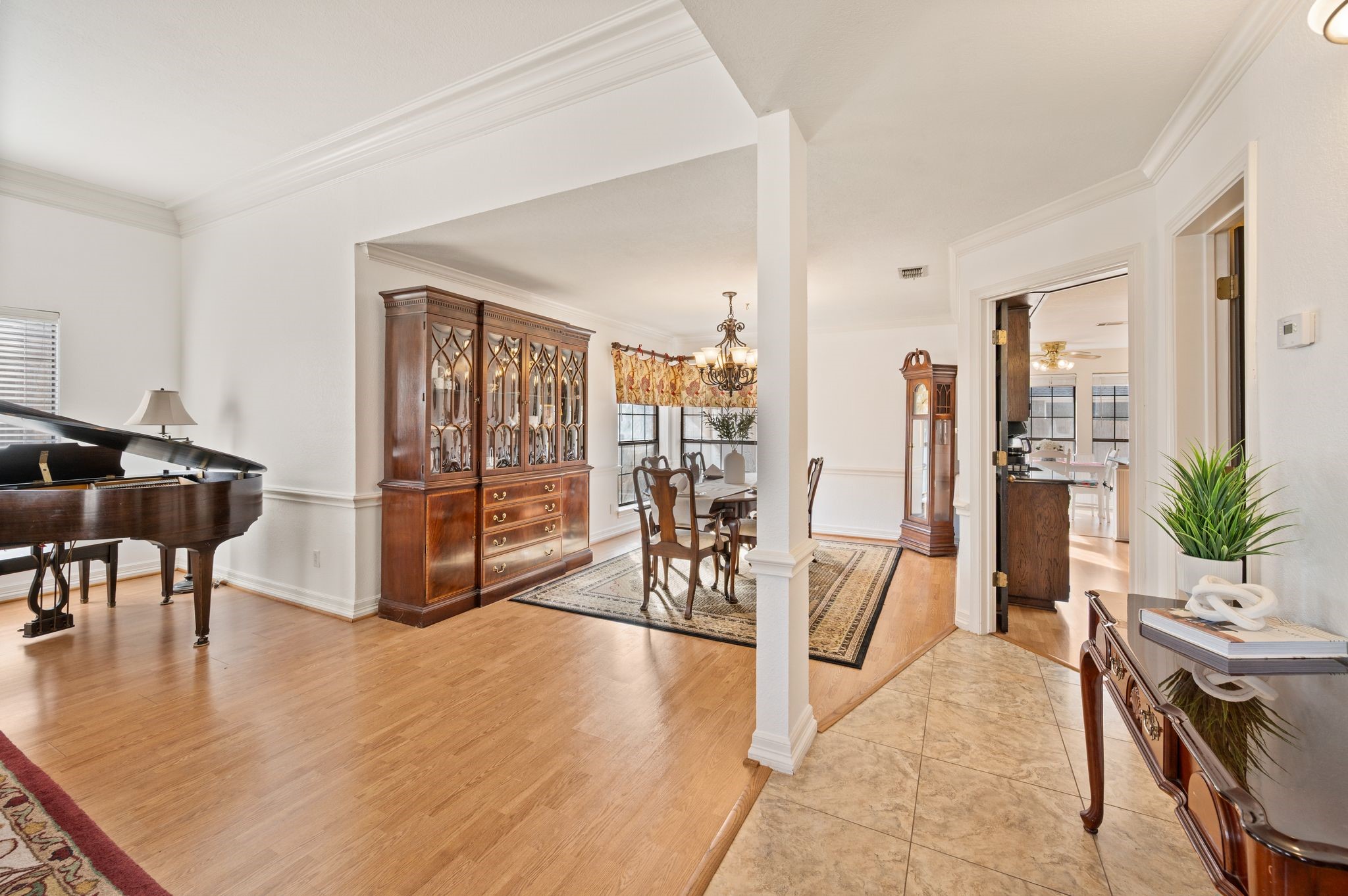 3528 Meadowside Drive