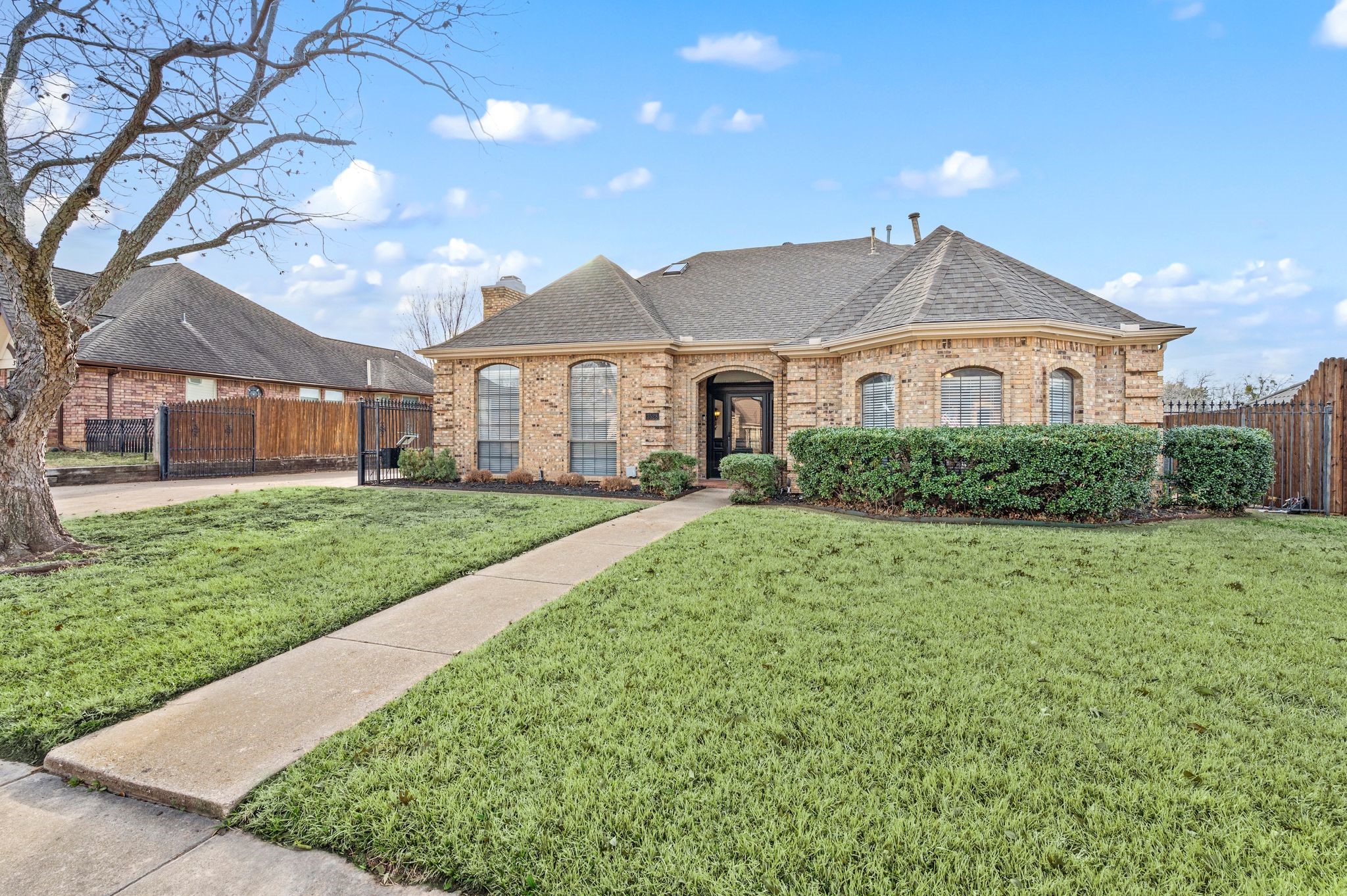3528 Meadowside Drive