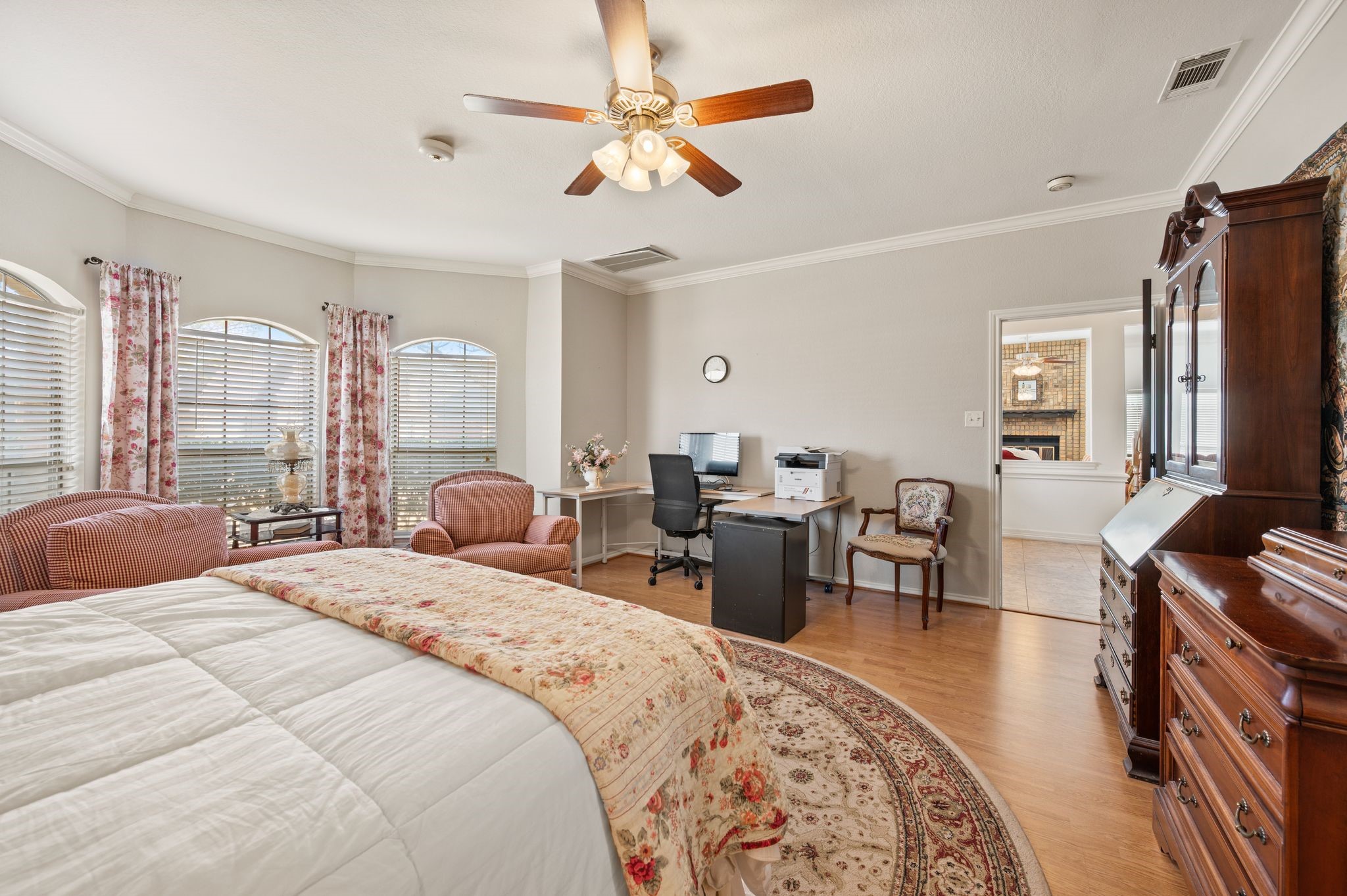 3528 Meadowside Drive