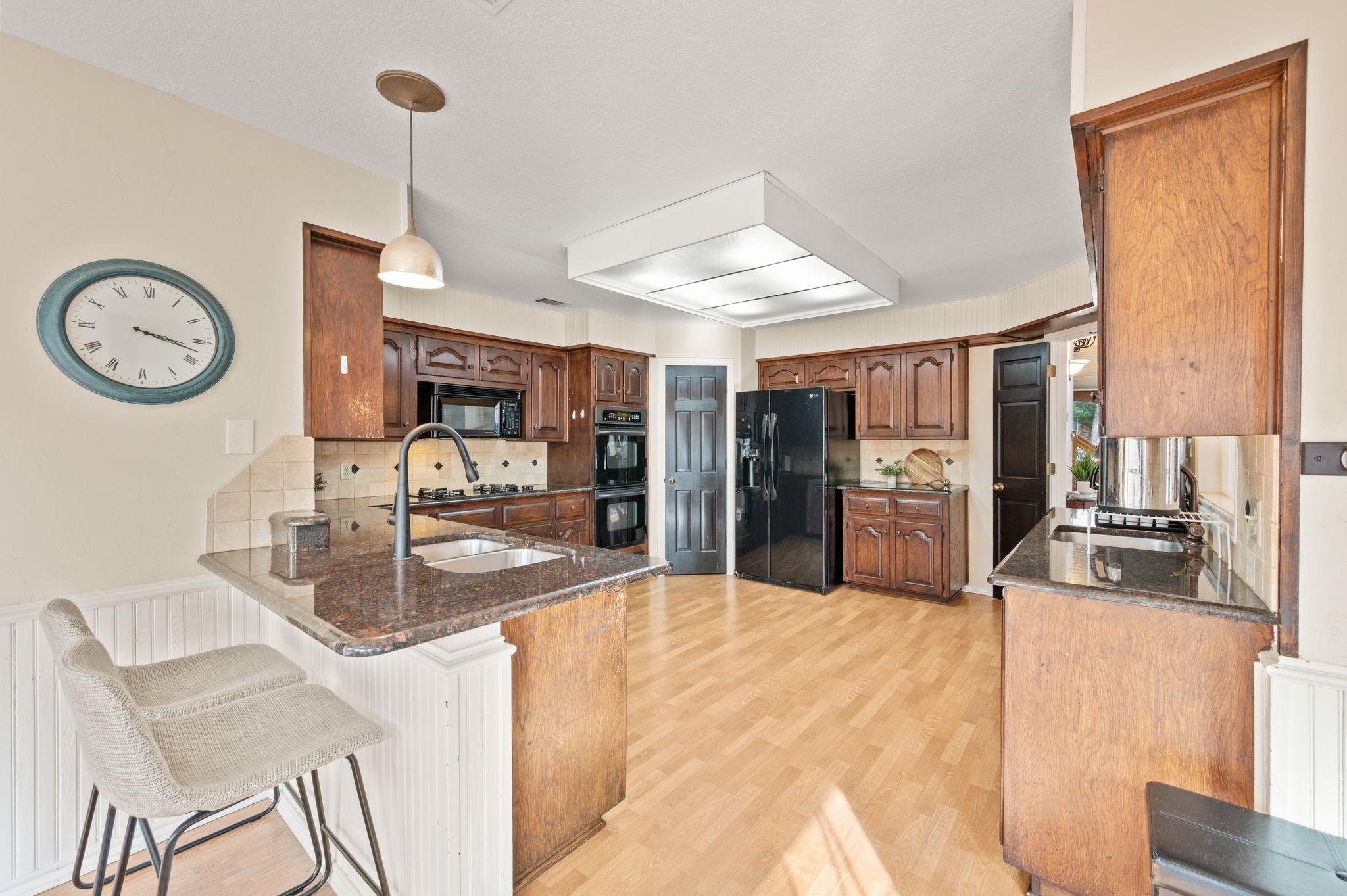 3528 Meadowside Drive
