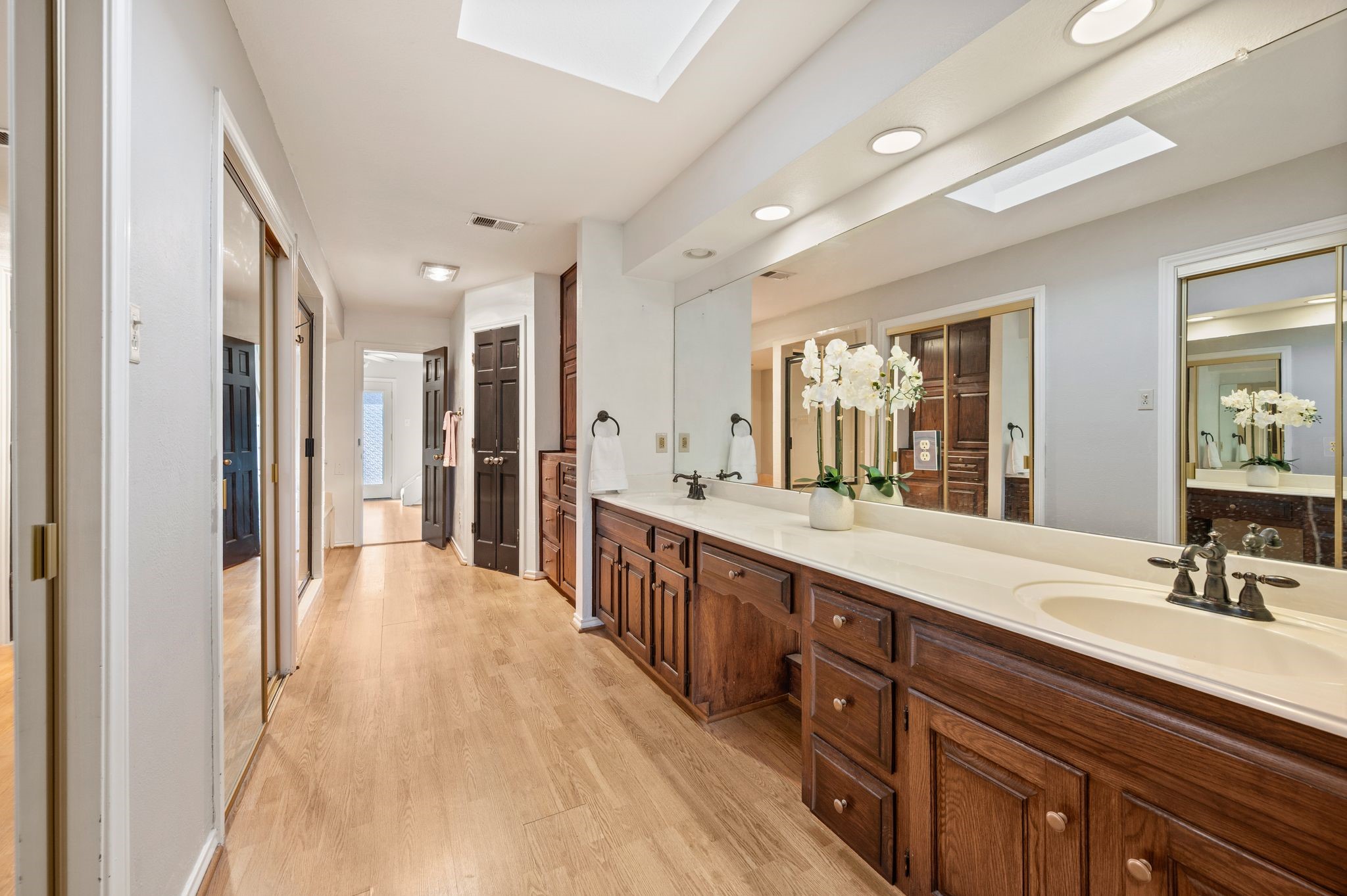 3528 Meadowside Drive