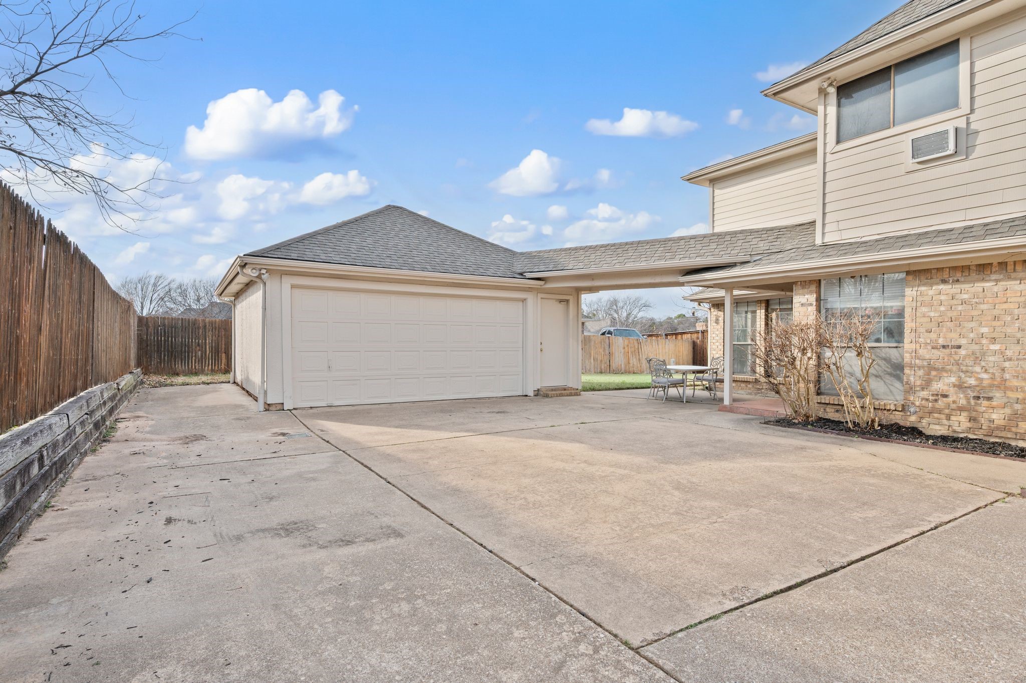 3528 Meadowside Drive