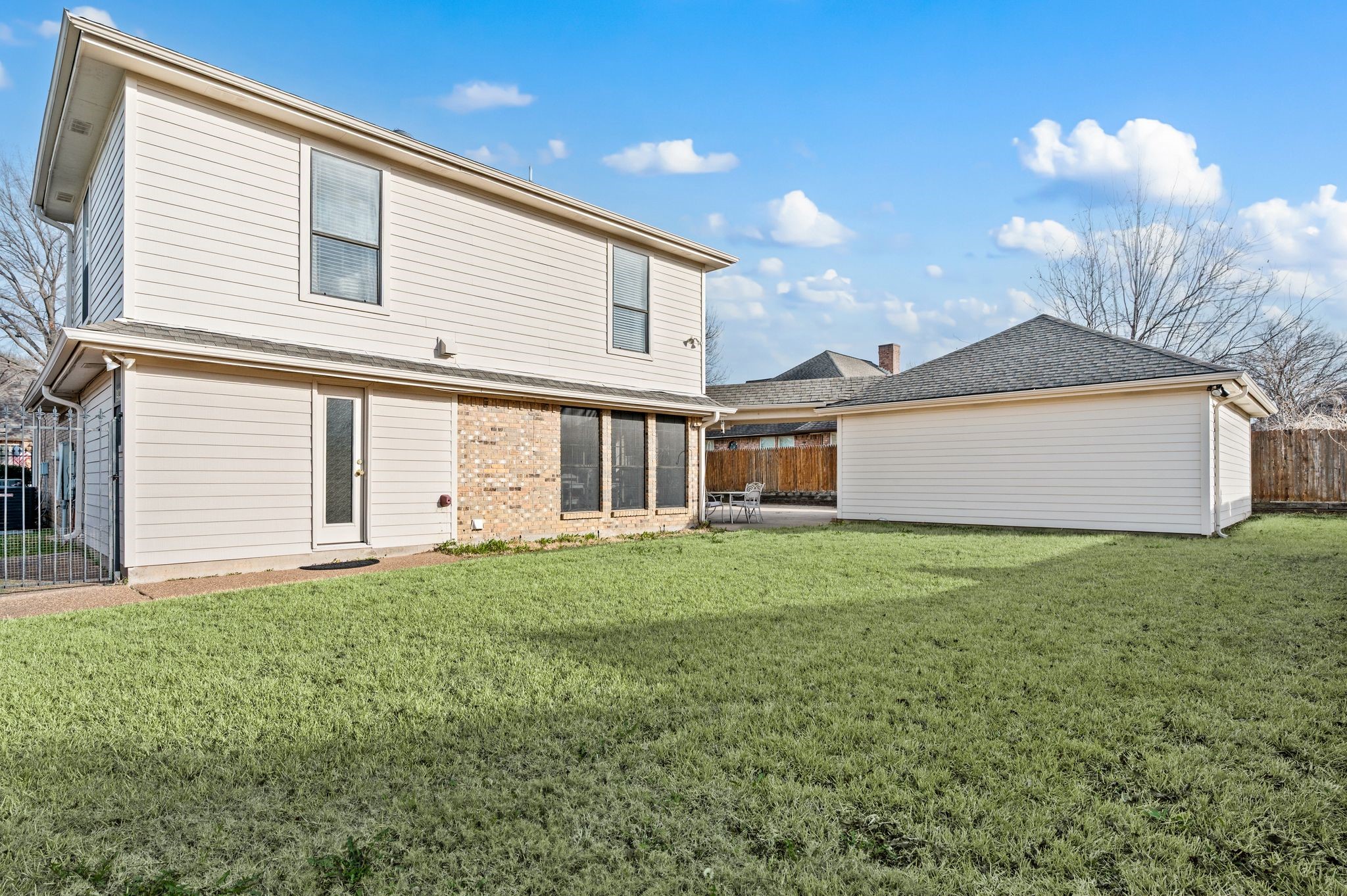 3528 Meadowside Drive