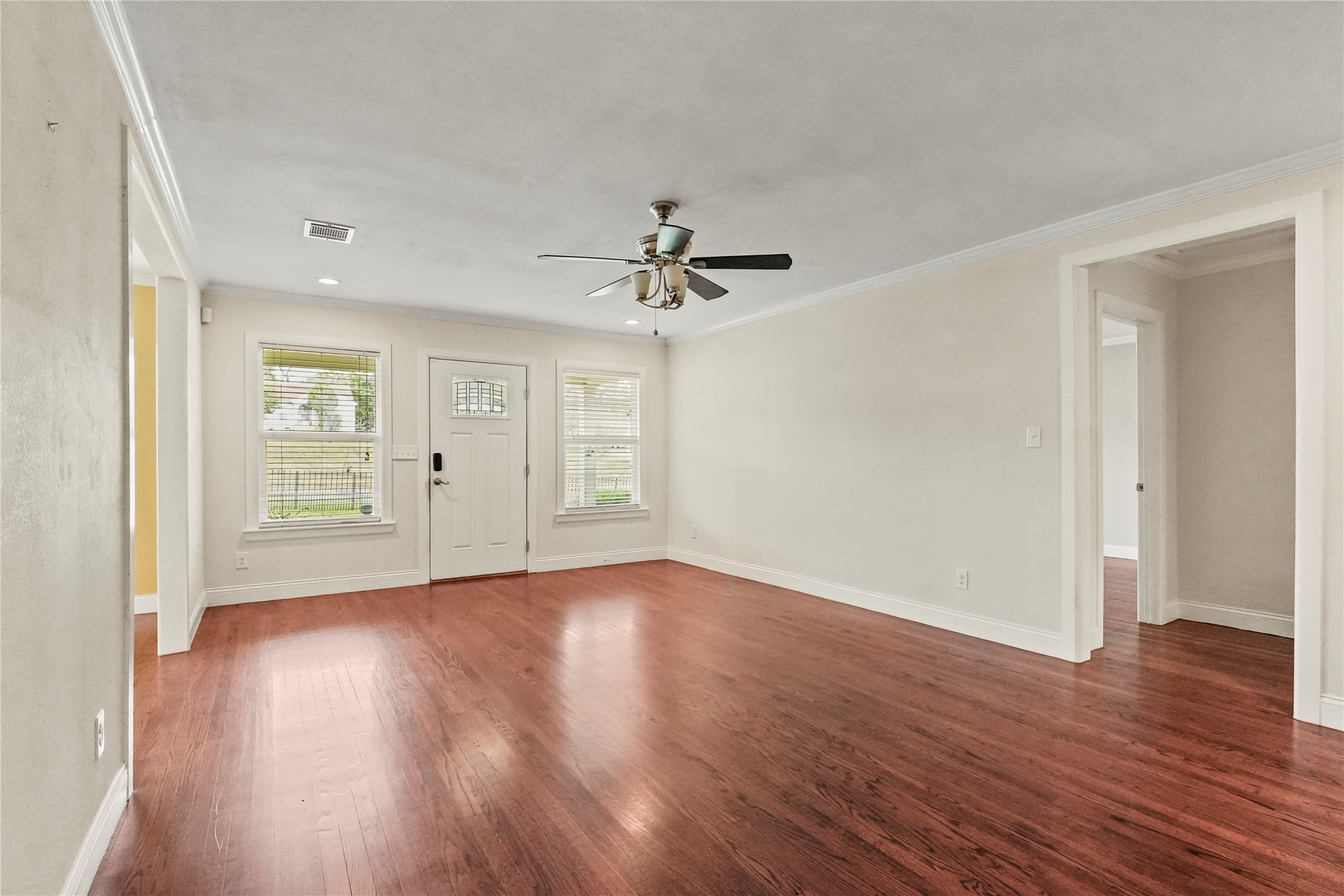 3358 W Jefferson Boulevard