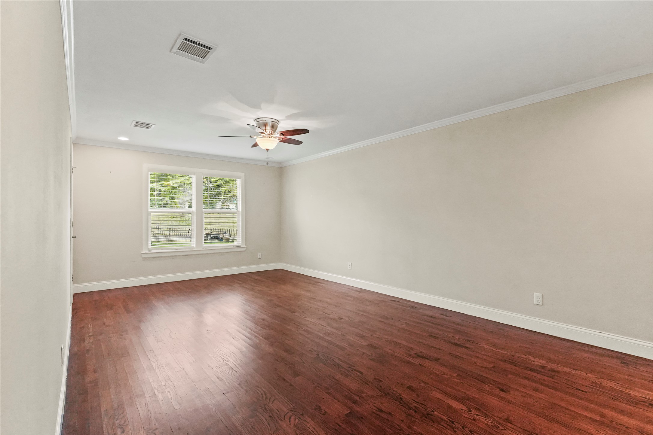 3358 W Jefferson Boulevard