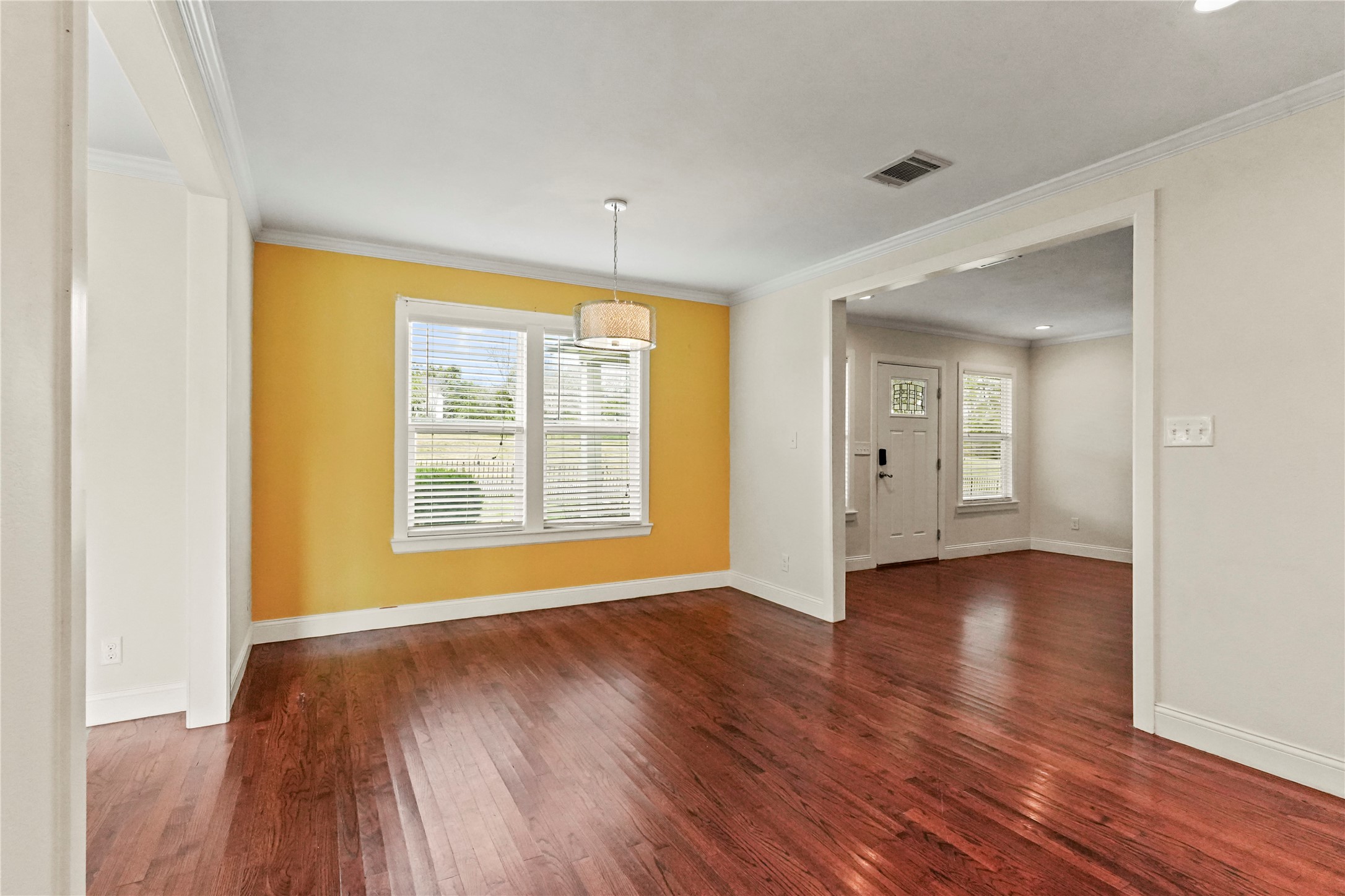 3358 W Jefferson Boulevard