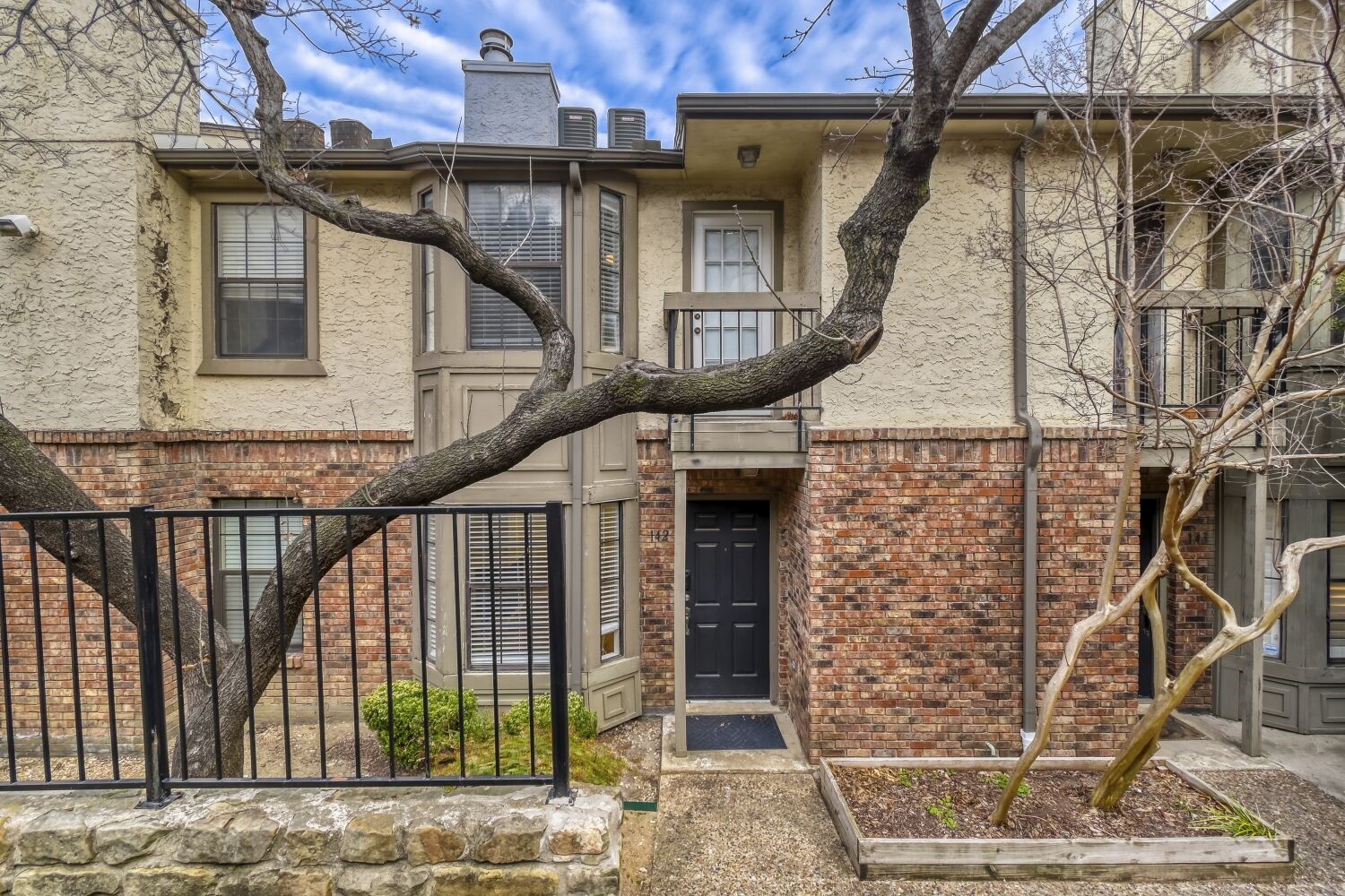 8750 Park Lane 142