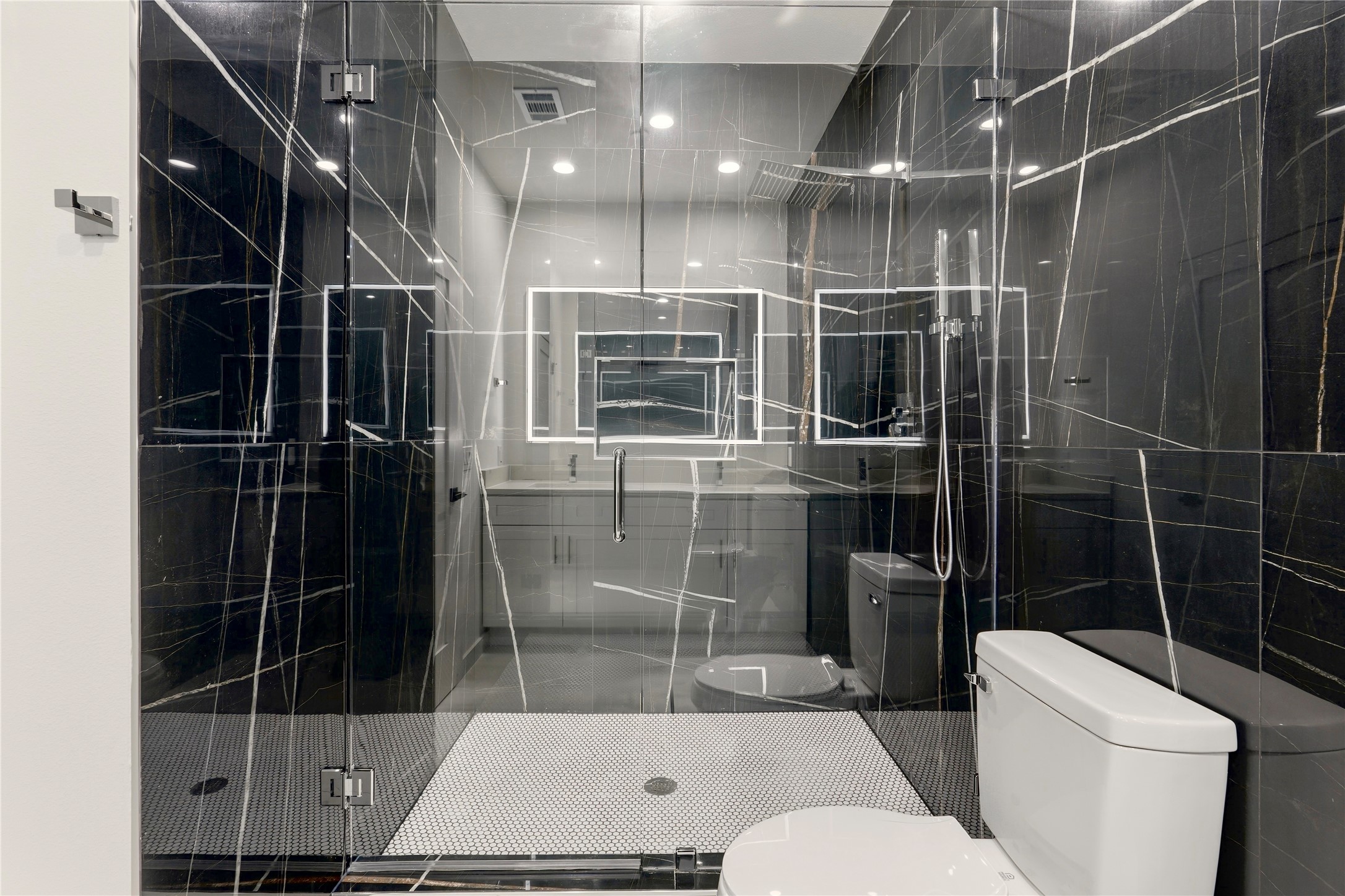 7207 Mohawk Drive B 3