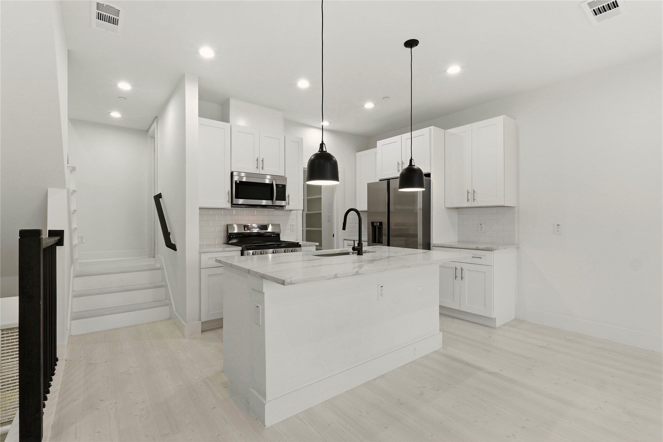 7207 Mohawk Drive B 3