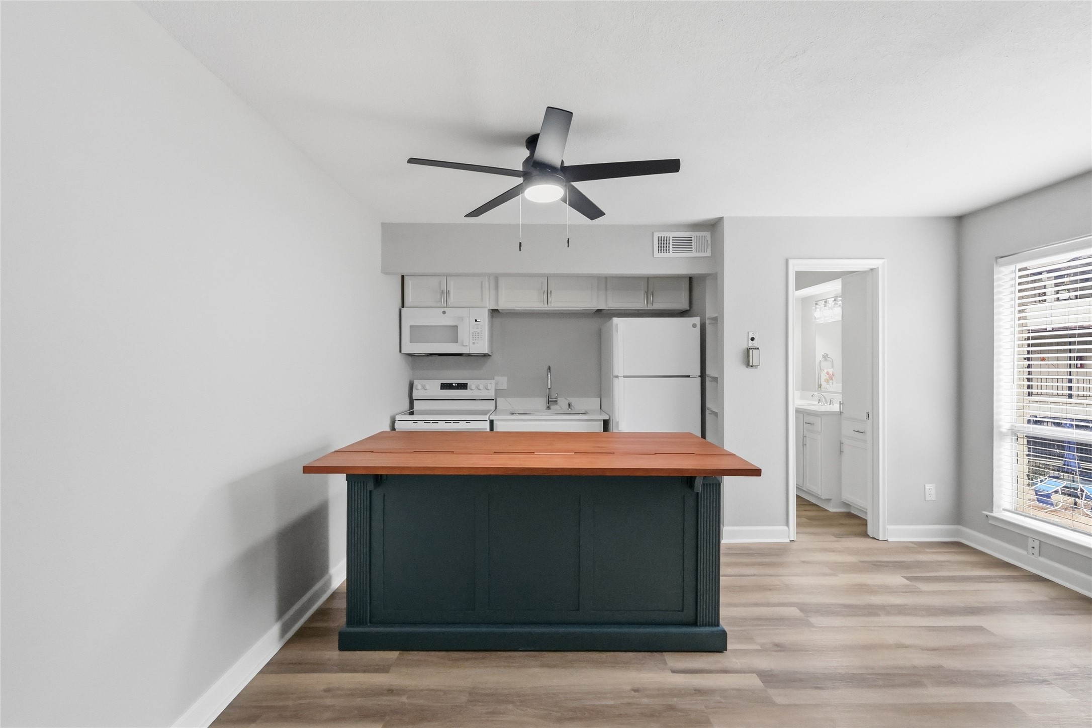 5000 Bowser Avenue 214