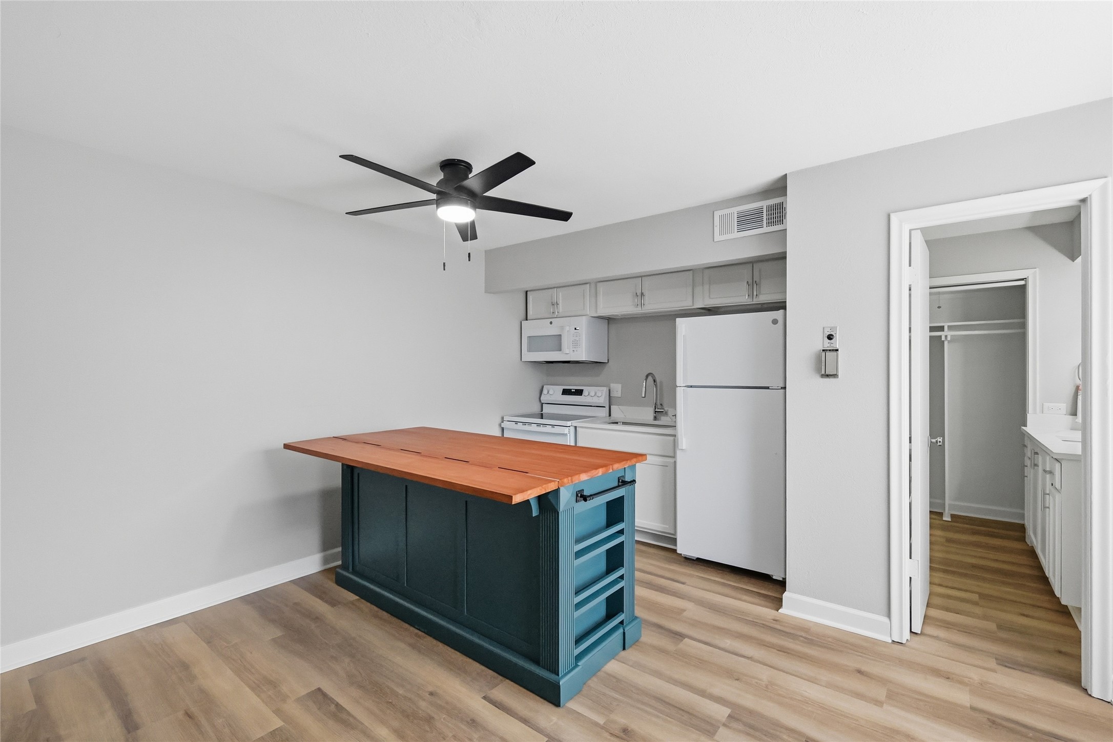 5000 Bowser Avenue 214