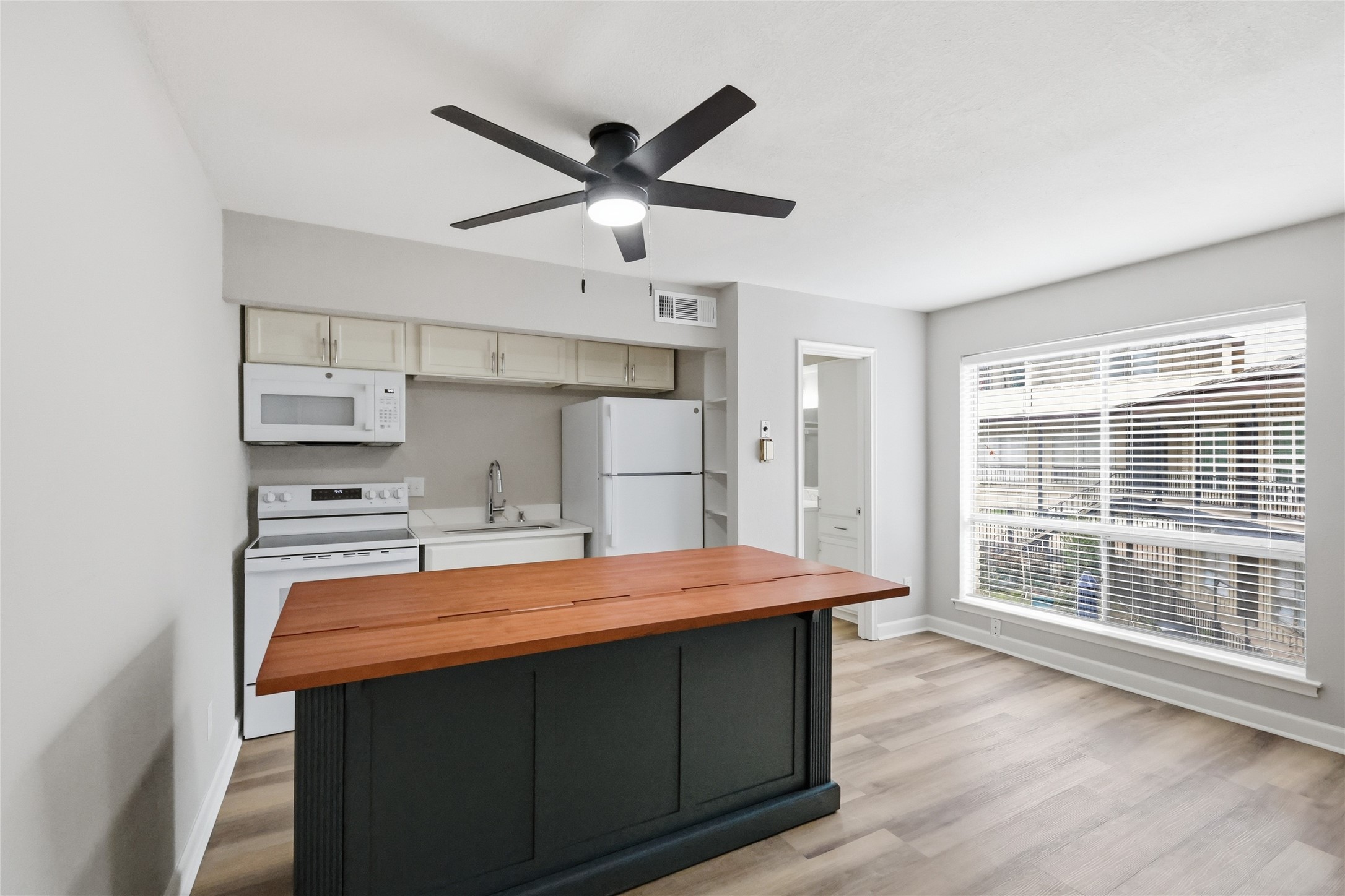 5000 Bowser Avenue 214