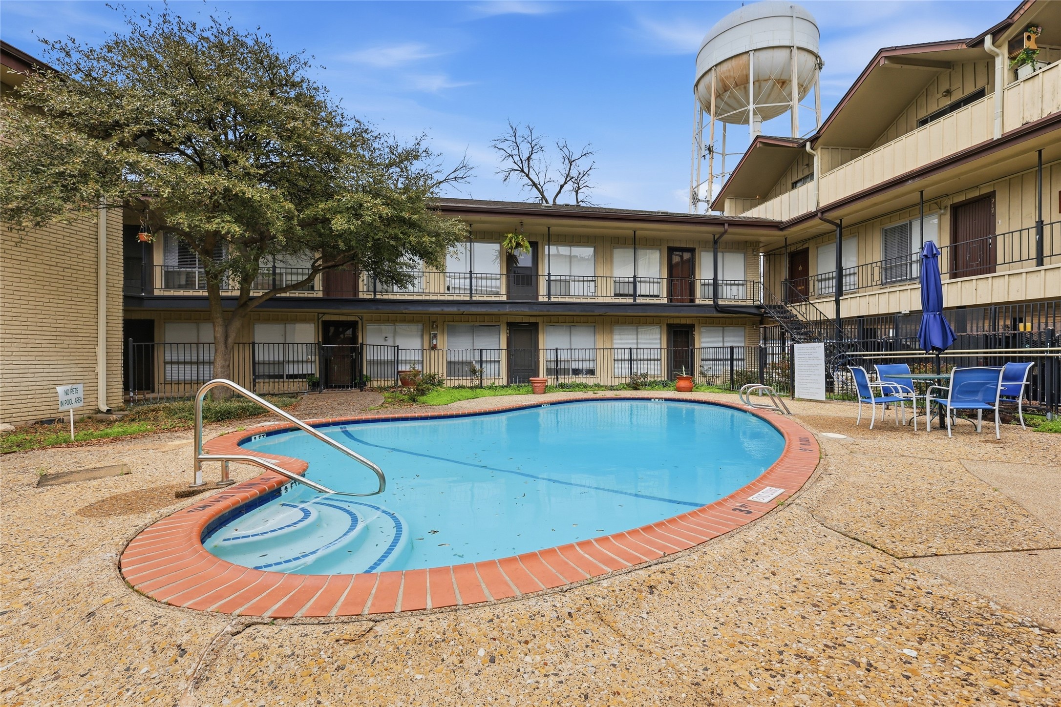 5000 Bowser Avenue 214