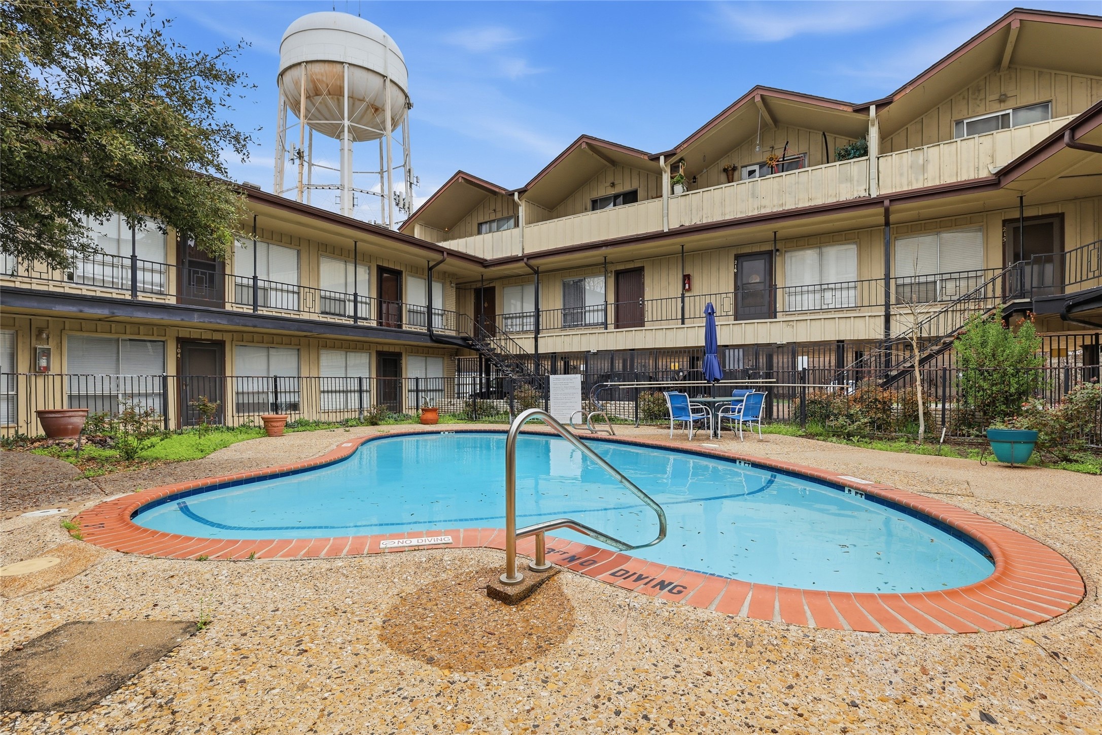 5000 Bowser Avenue 214