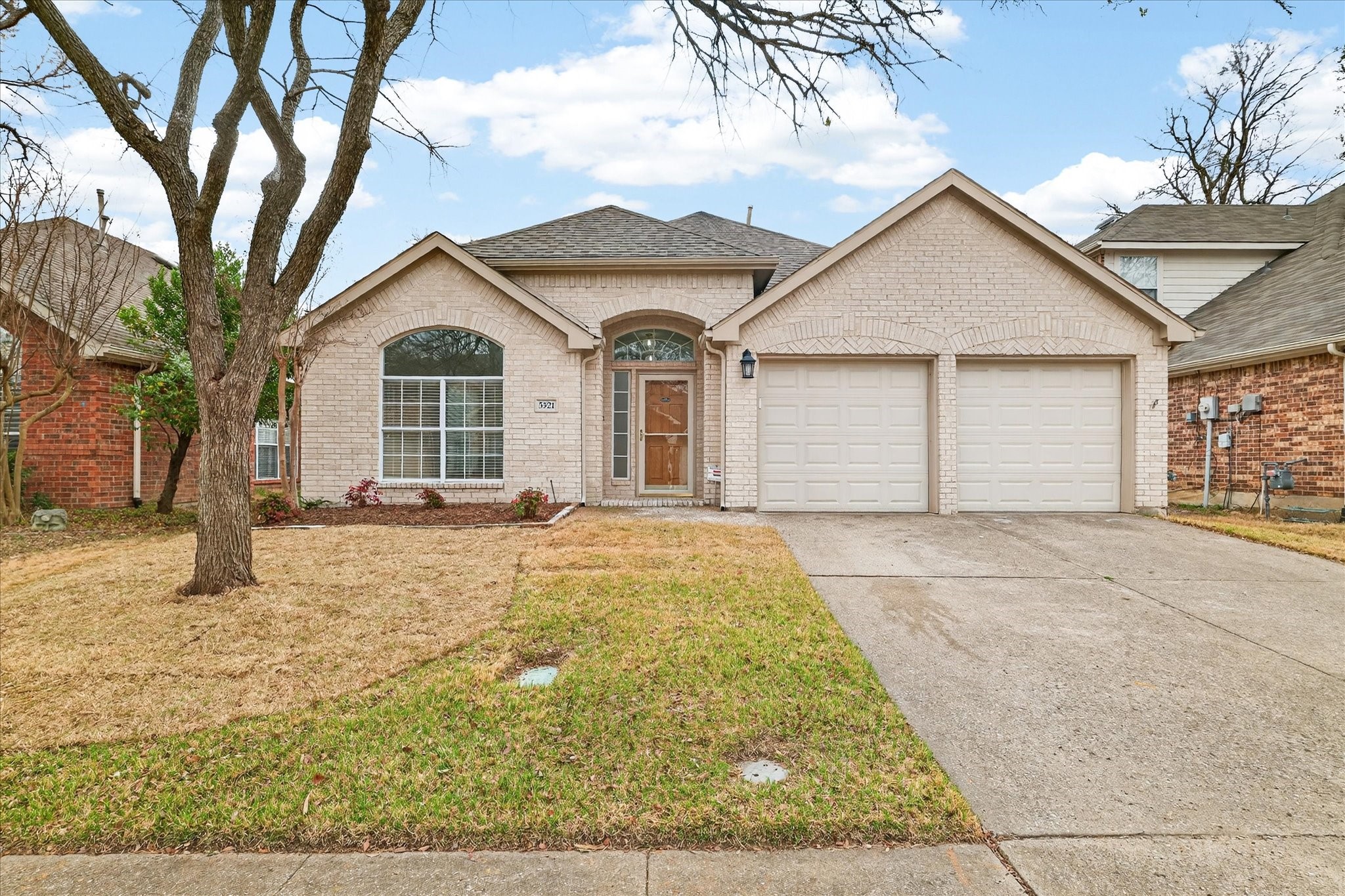 5521 Amber Way