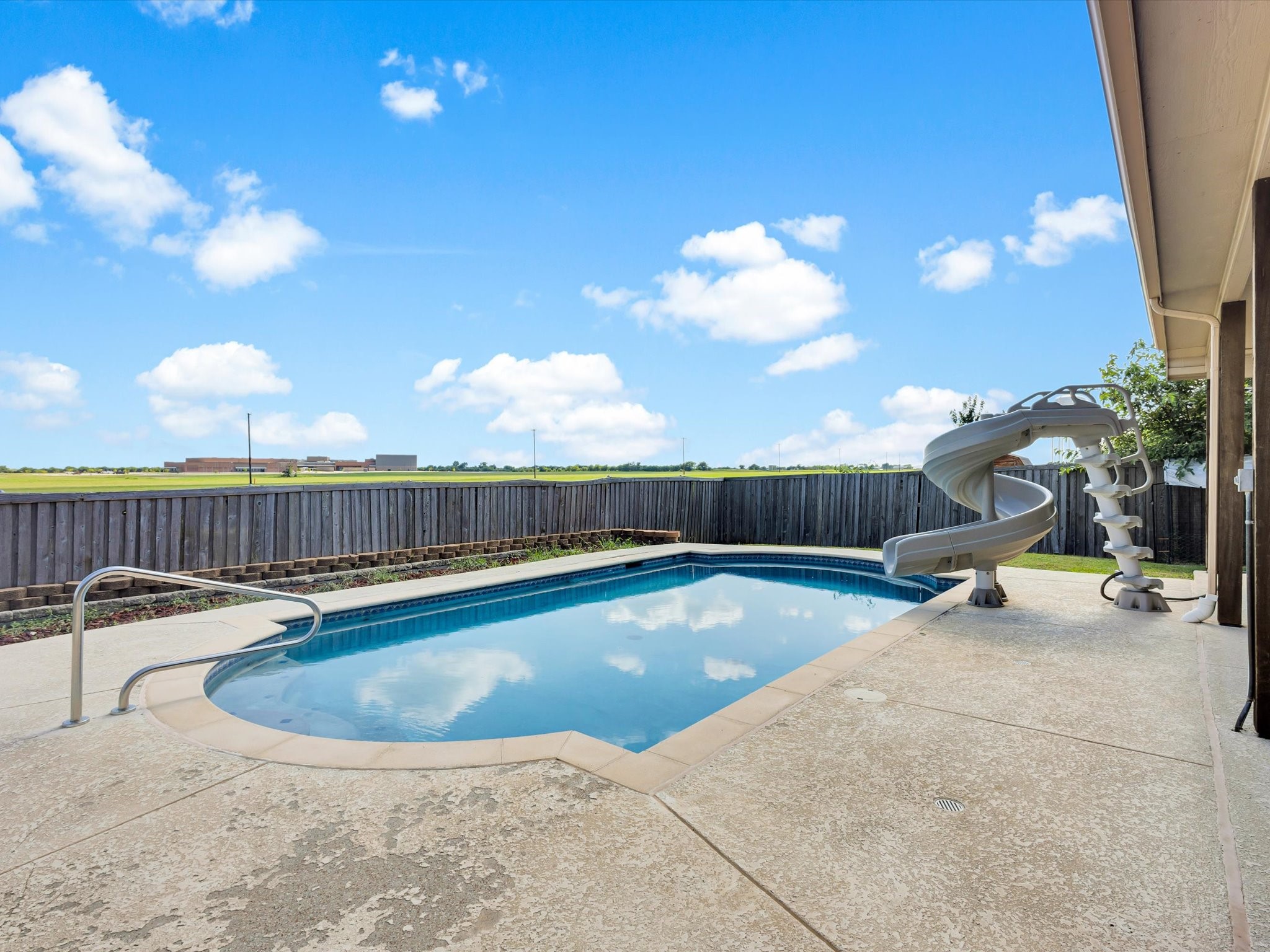 205 King George Road