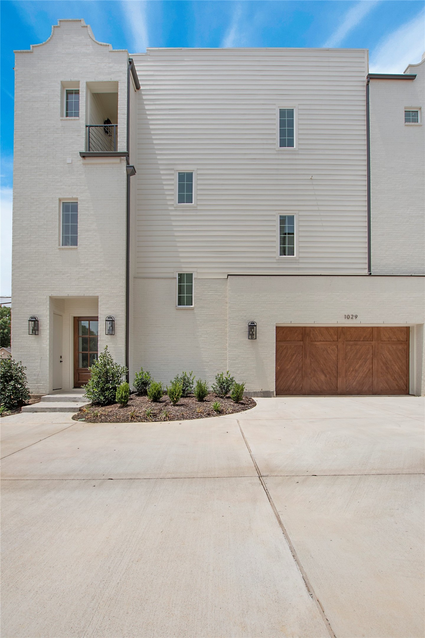 1029 Mobile Street