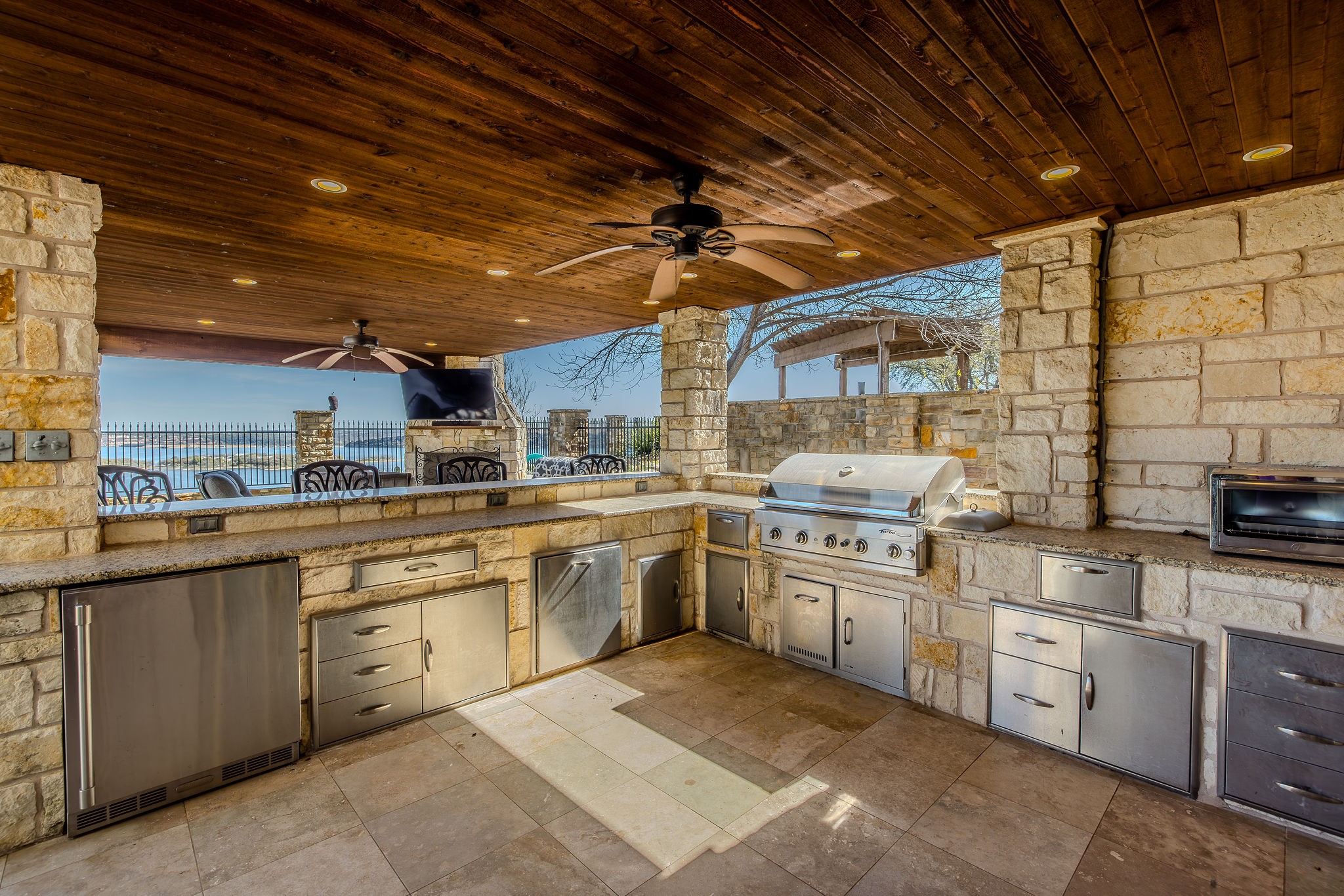 140 Oyster Bay