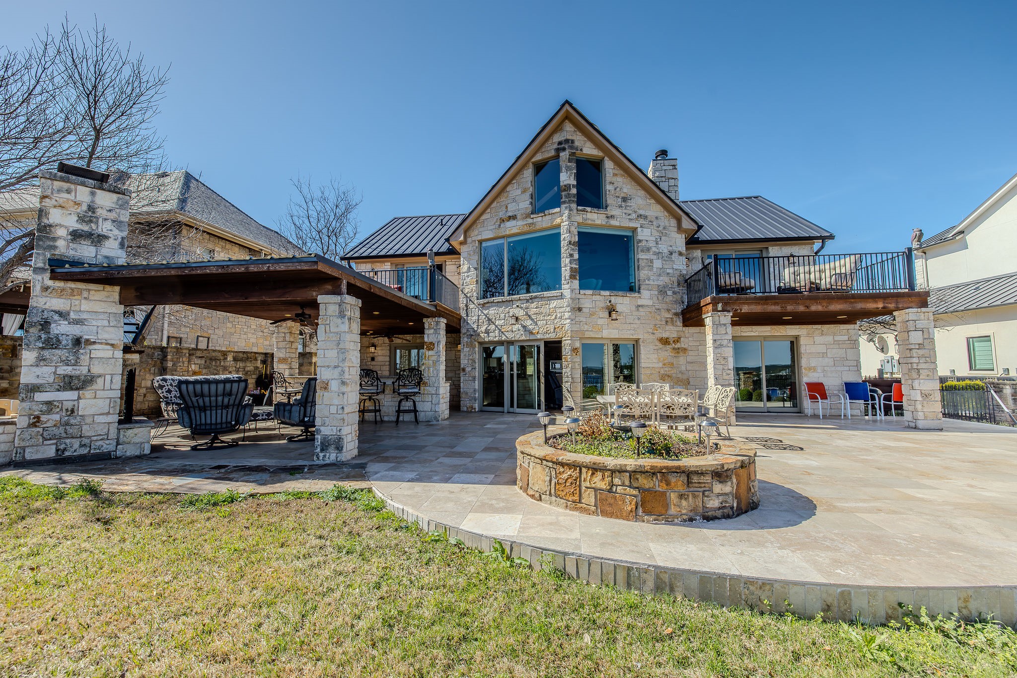 140 Oyster Bay