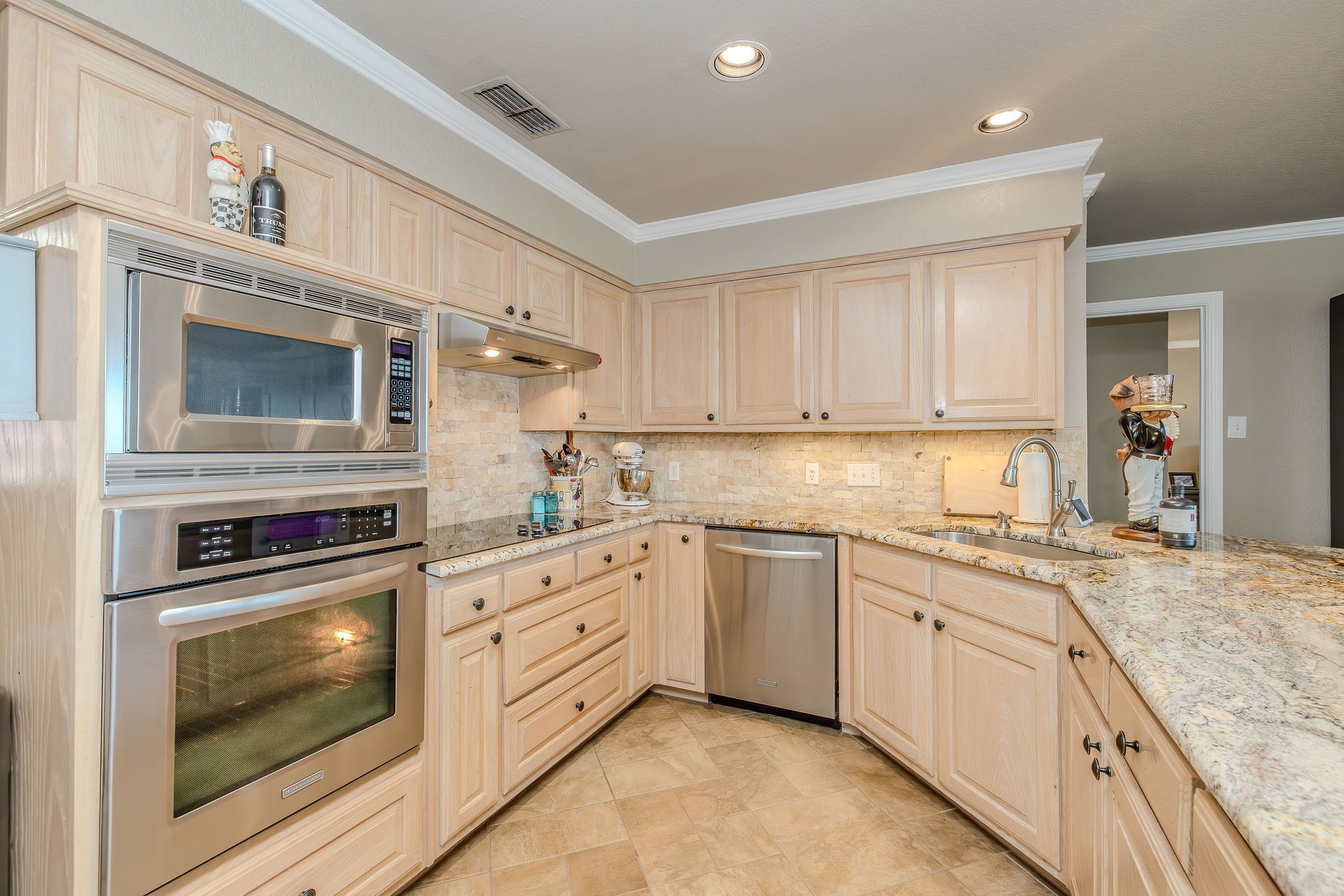 140 Oyster Bay