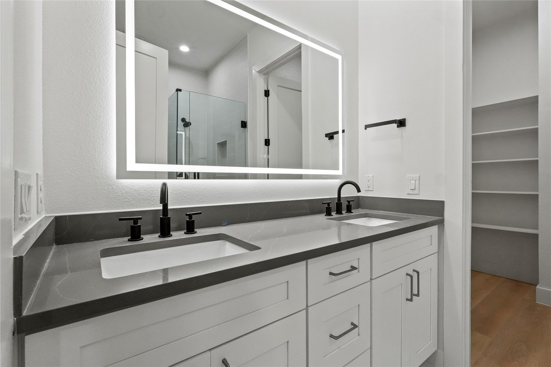 2101 N Prairie Avenue 108