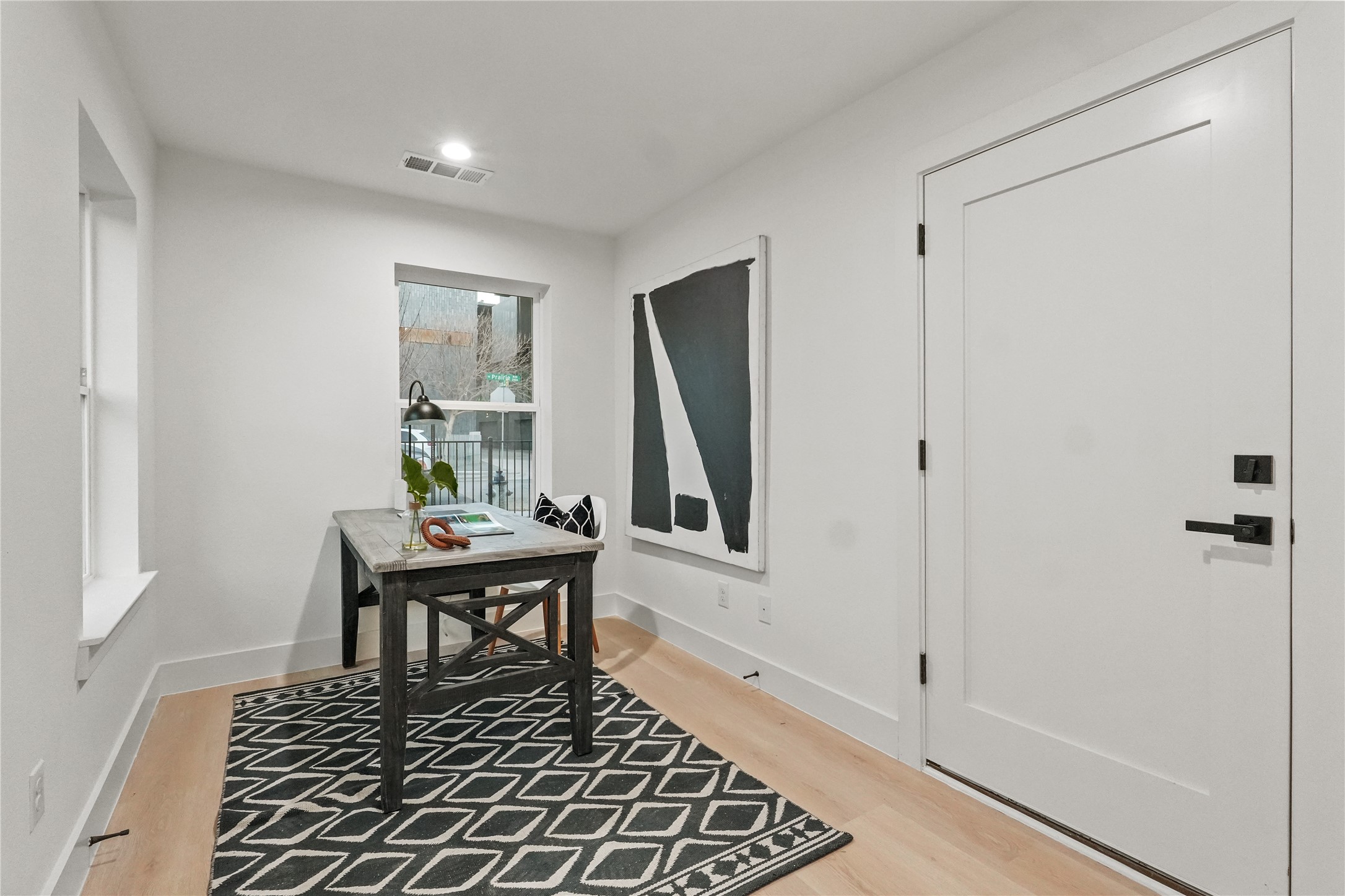 2101 N Prairie Avenue 108