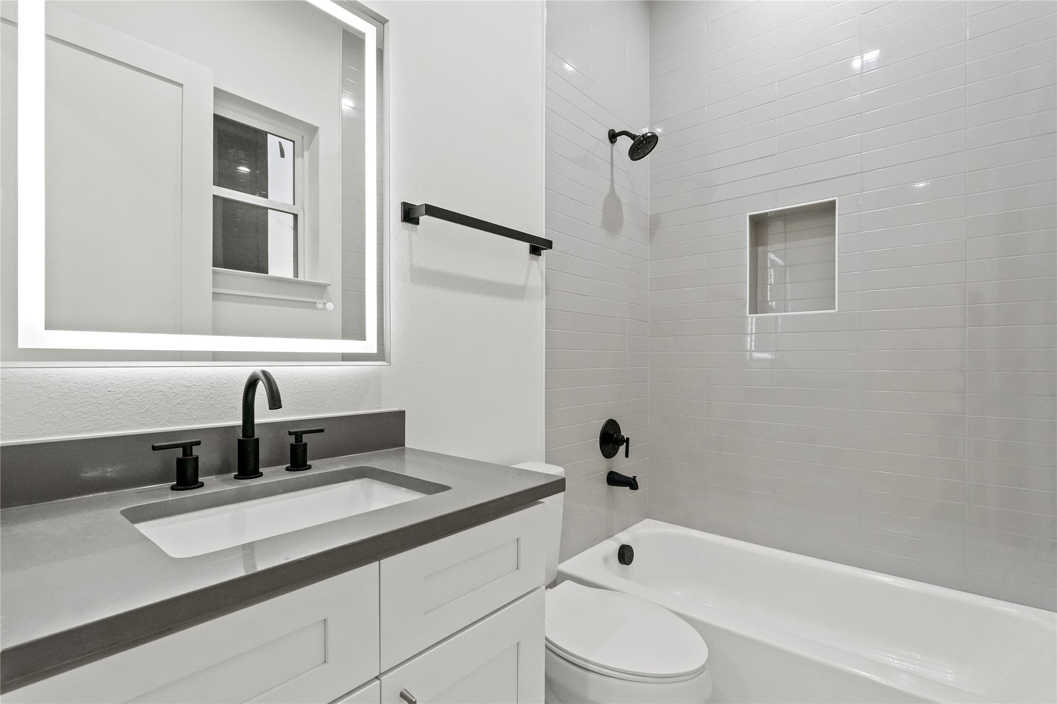 2101 N Prairie Avenue 108