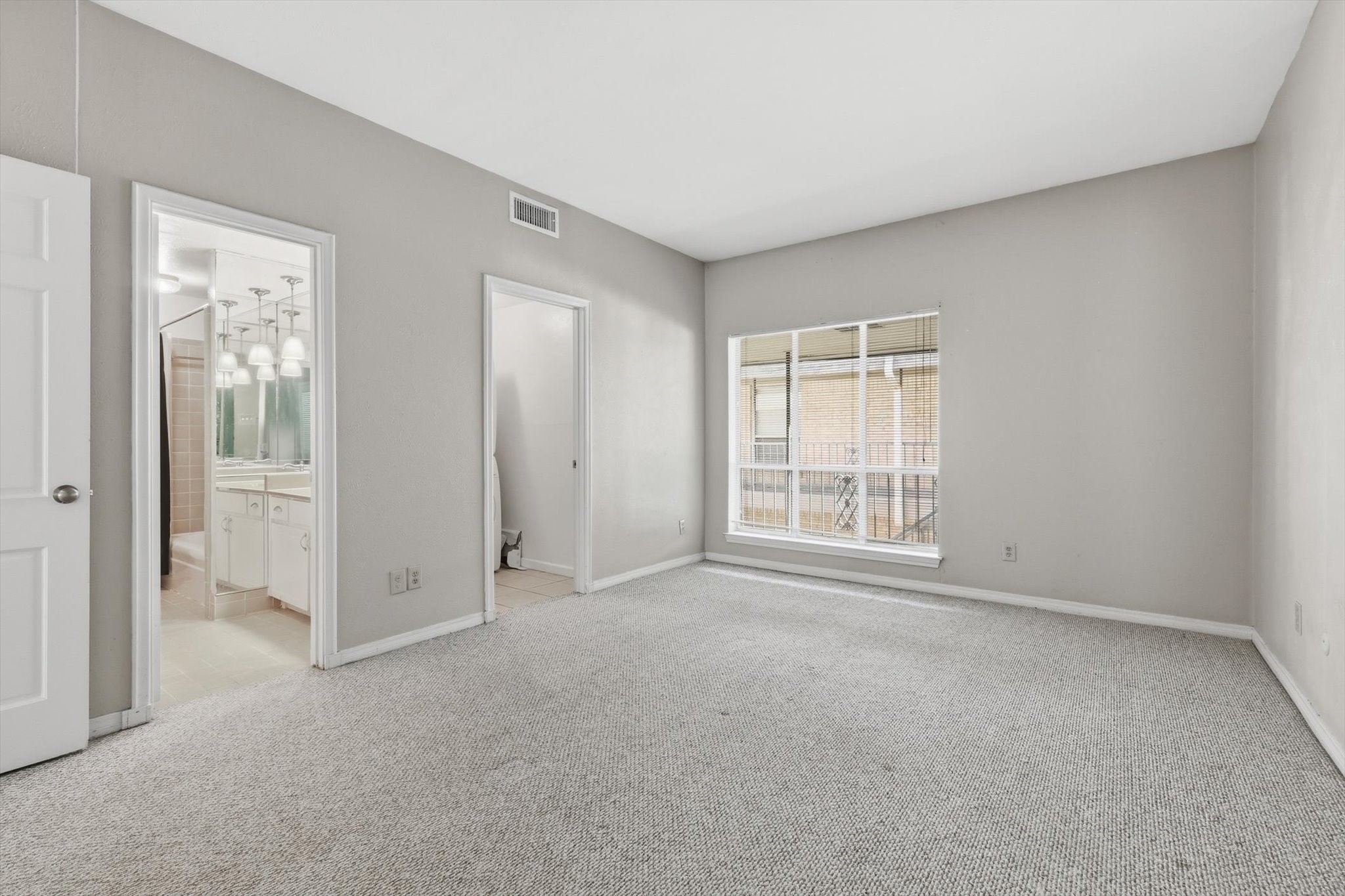 4320 Bellaire Drive S 240W