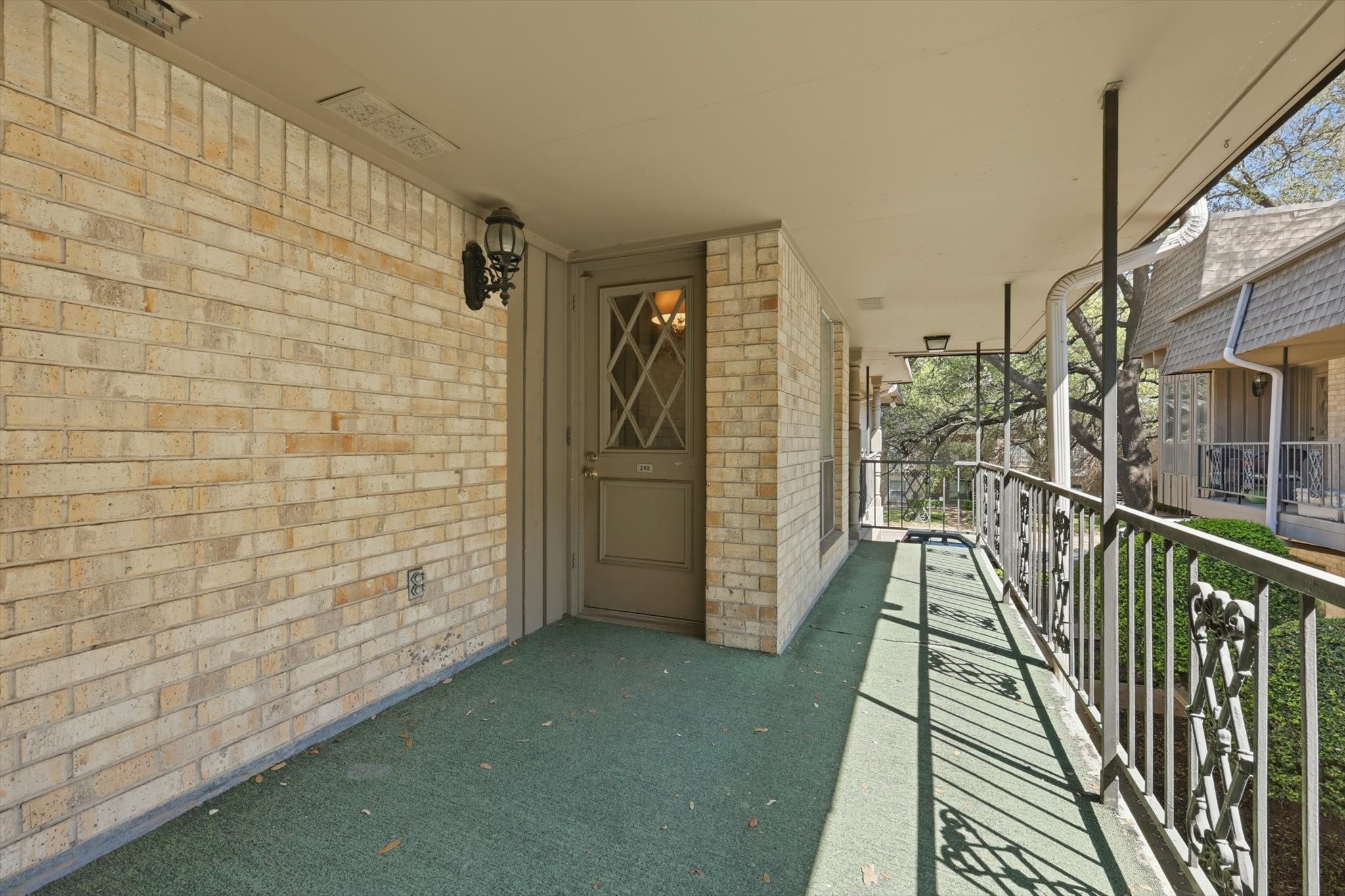 4320 Bellaire Drive S 240W
