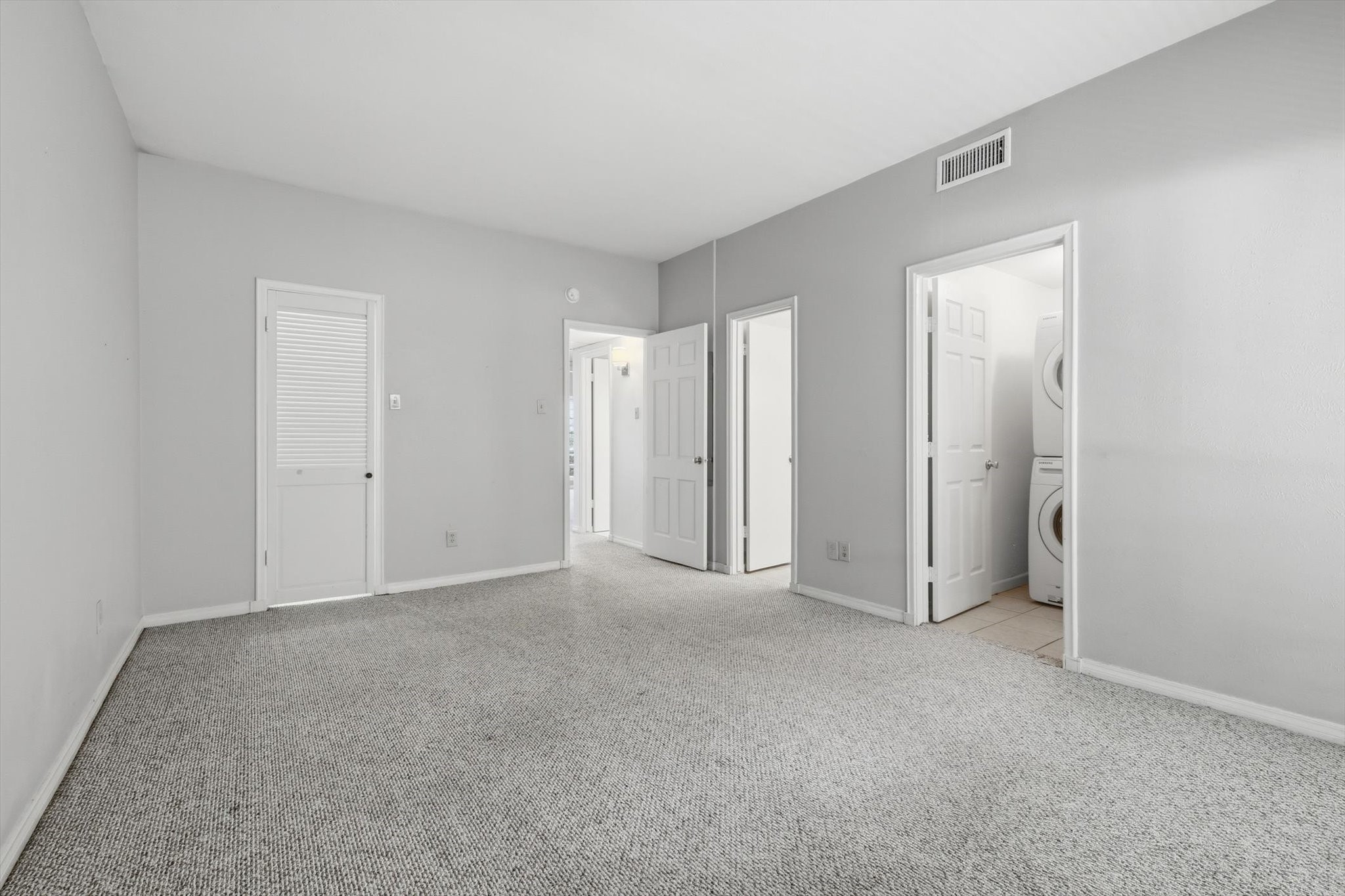 4320 Bellaire Drive S 240W