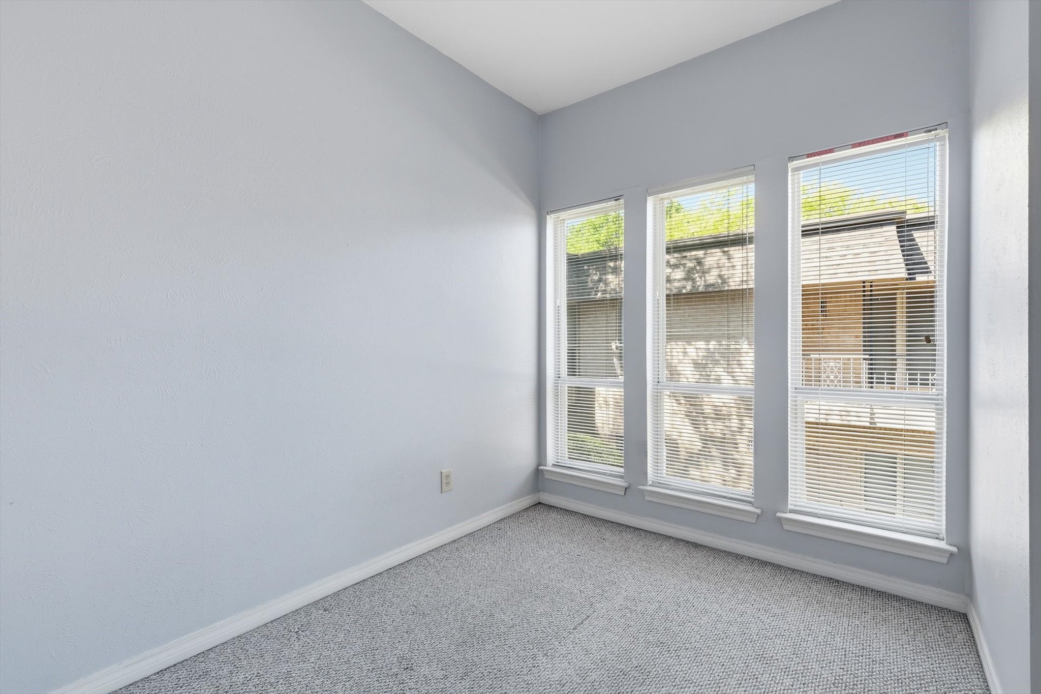 4320 Bellaire Drive S 240W