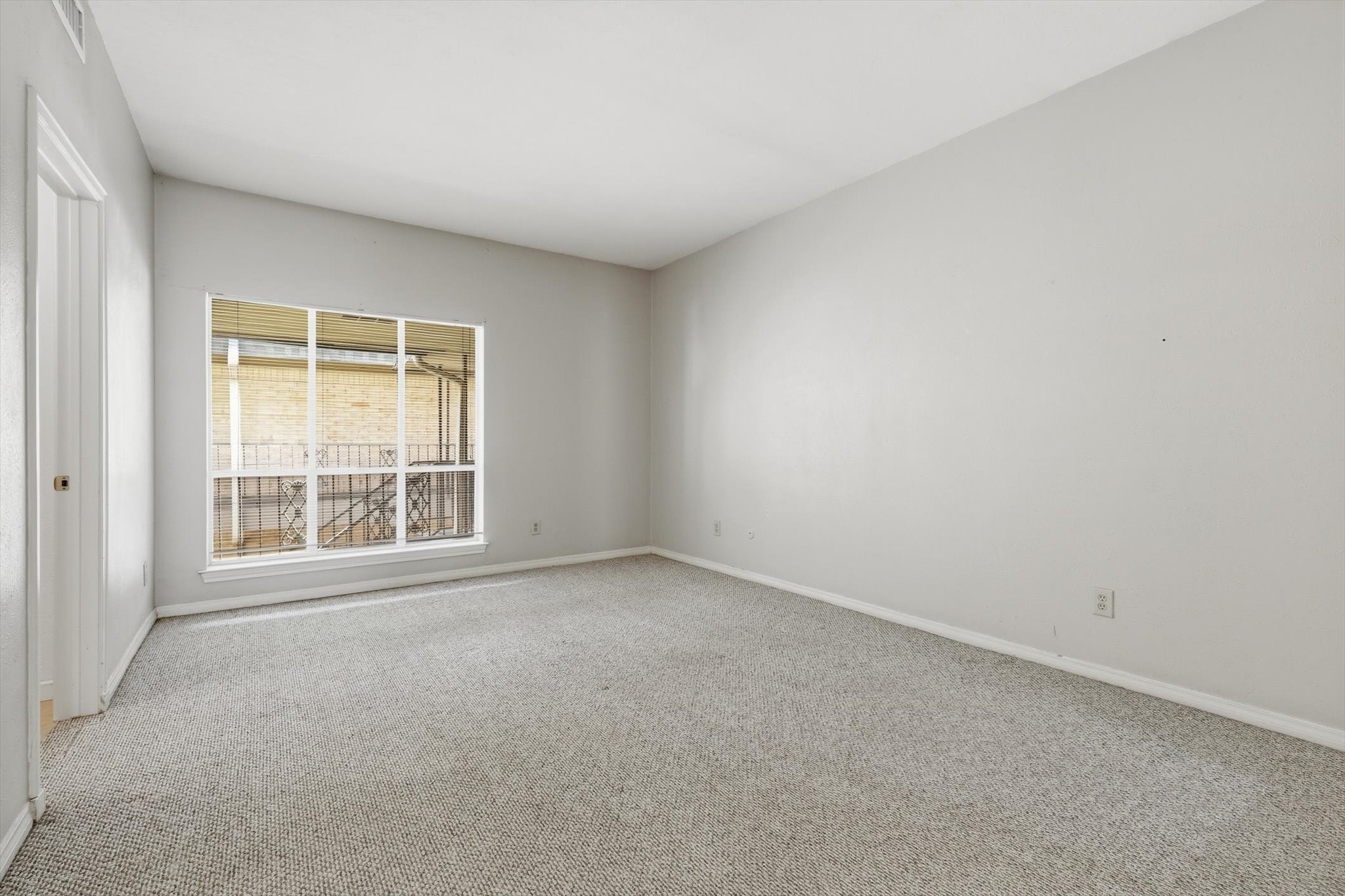 4320 Bellaire Drive S 240W
