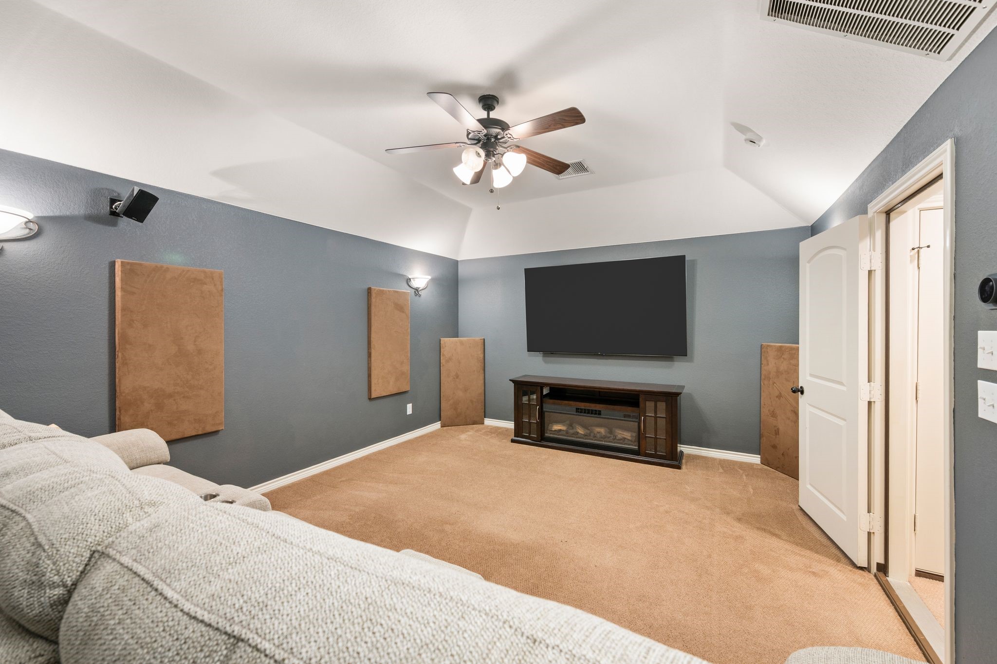 11712 Wolfcreek Lane